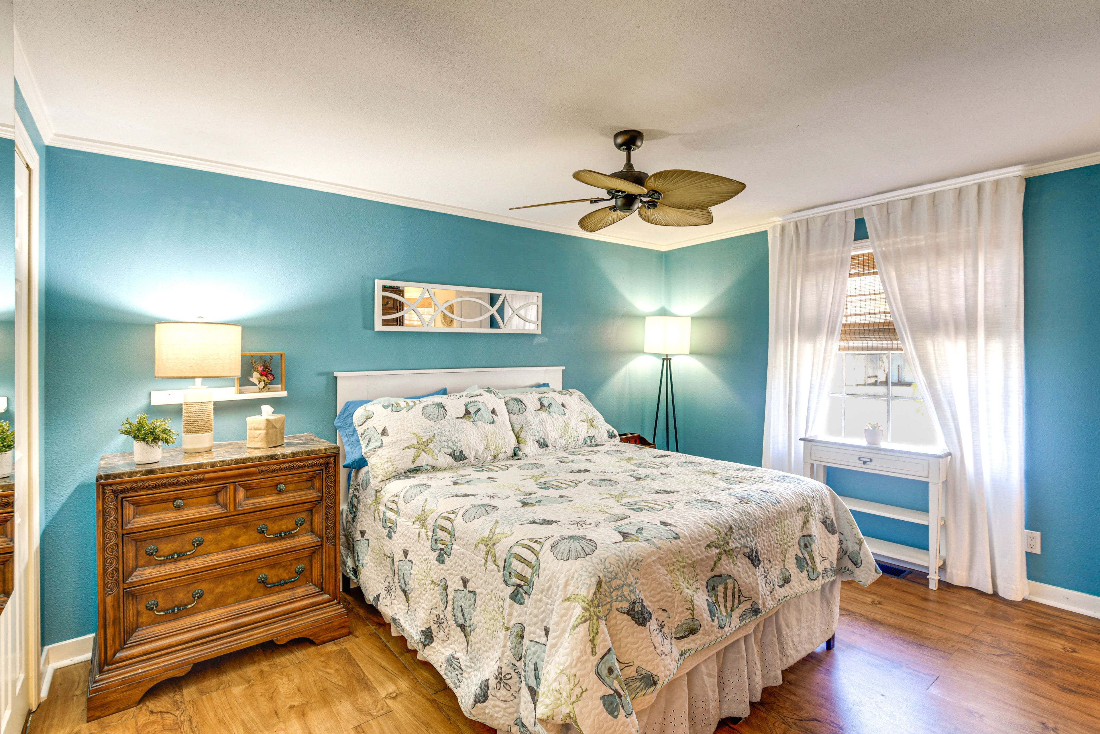 Bedroom 1 | Queen Bed | Linens Provided | Smart TV
