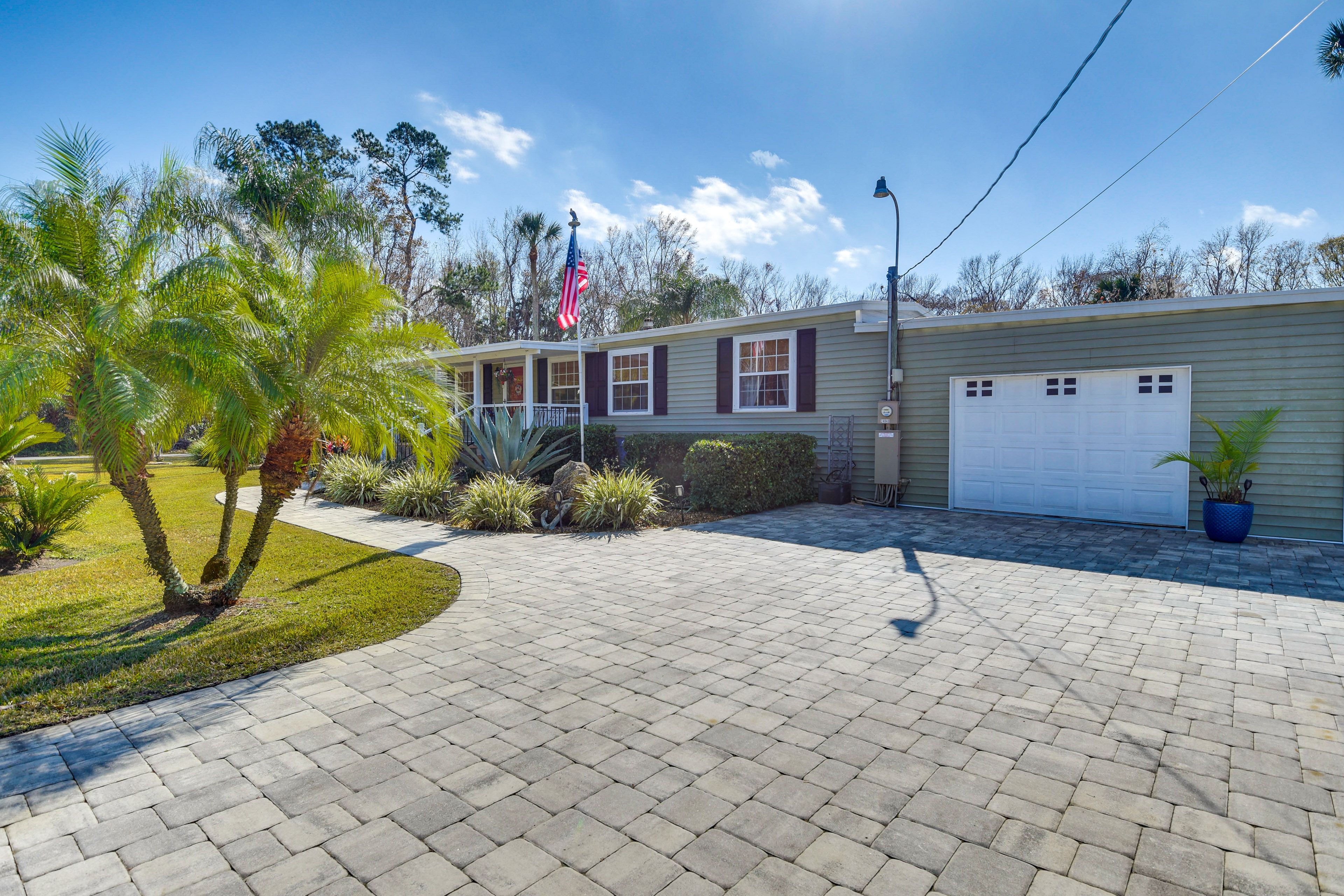 Parking | Driveway (4 Vehicles) | RV/Trailer Parking