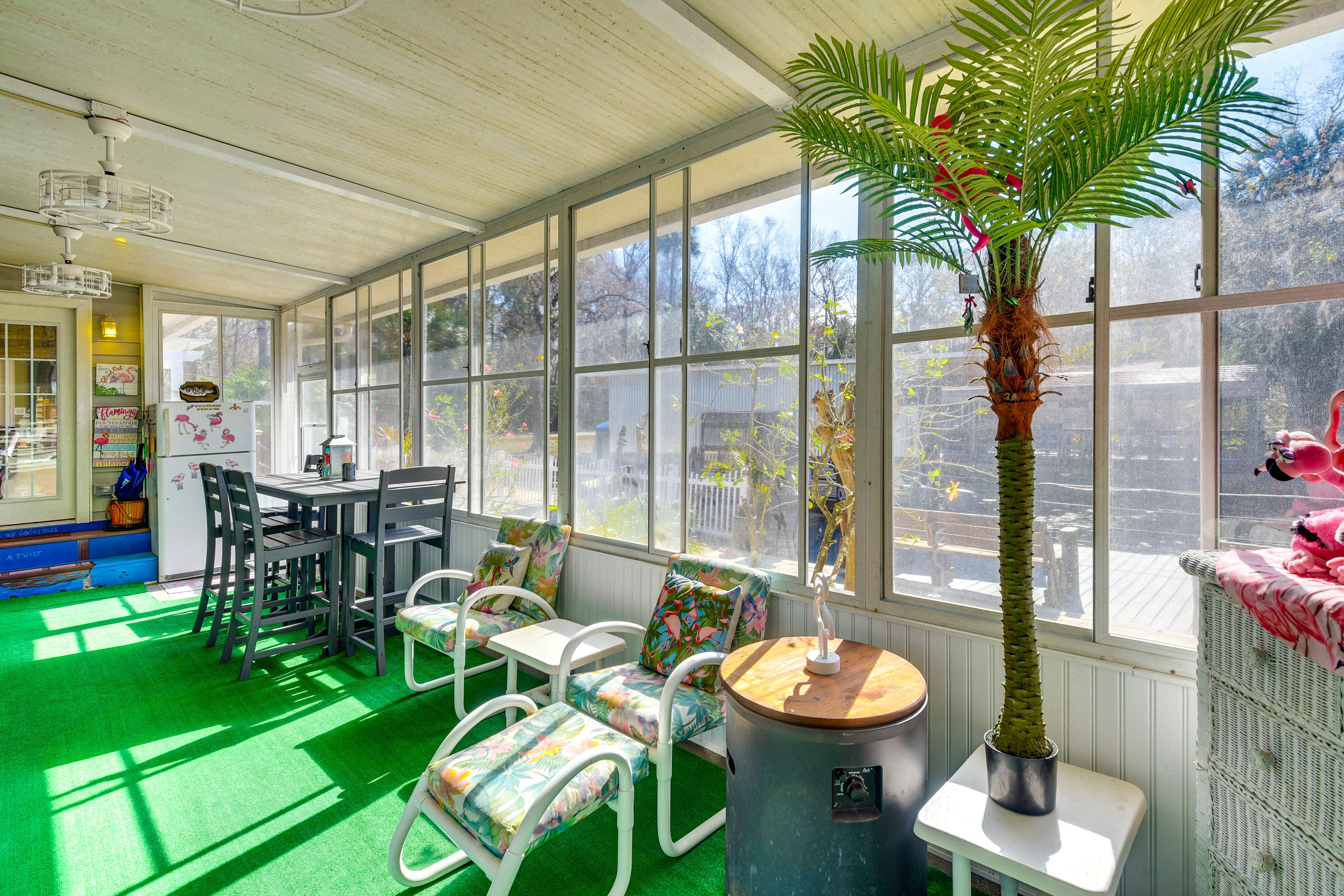 Screened Lanai | Dining Area