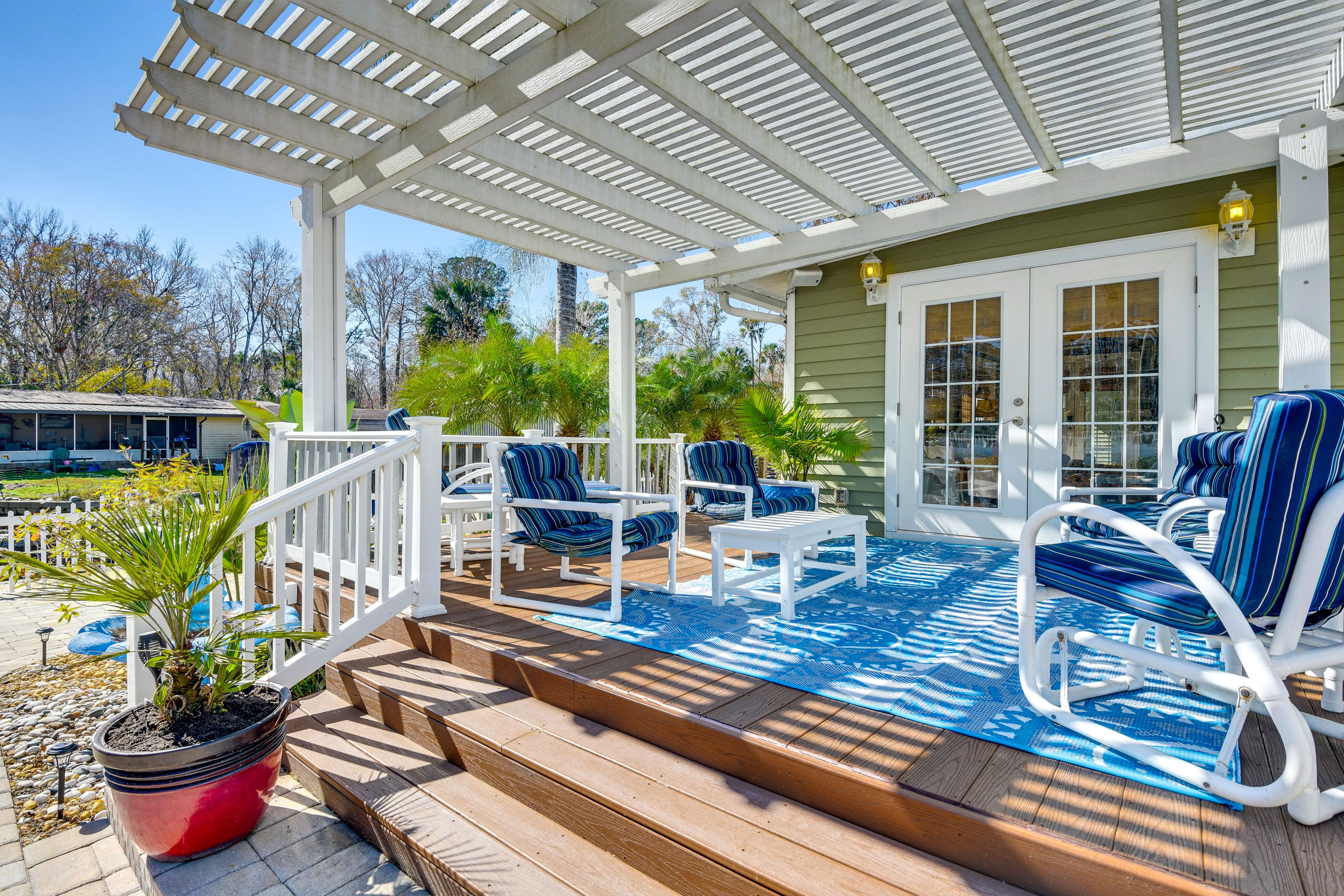 Deck | Seating