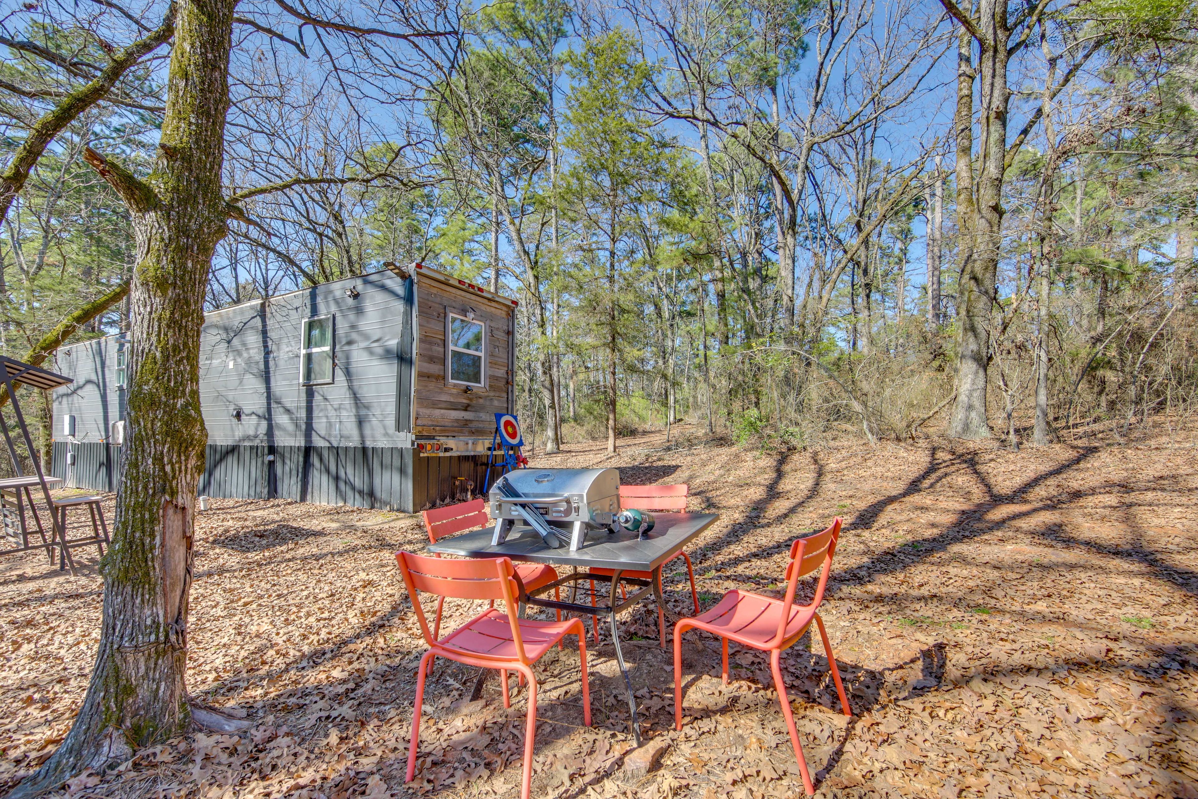 Large Yard | Yard Games | Seating & Dining Areas | Hammocks | Fire Pit