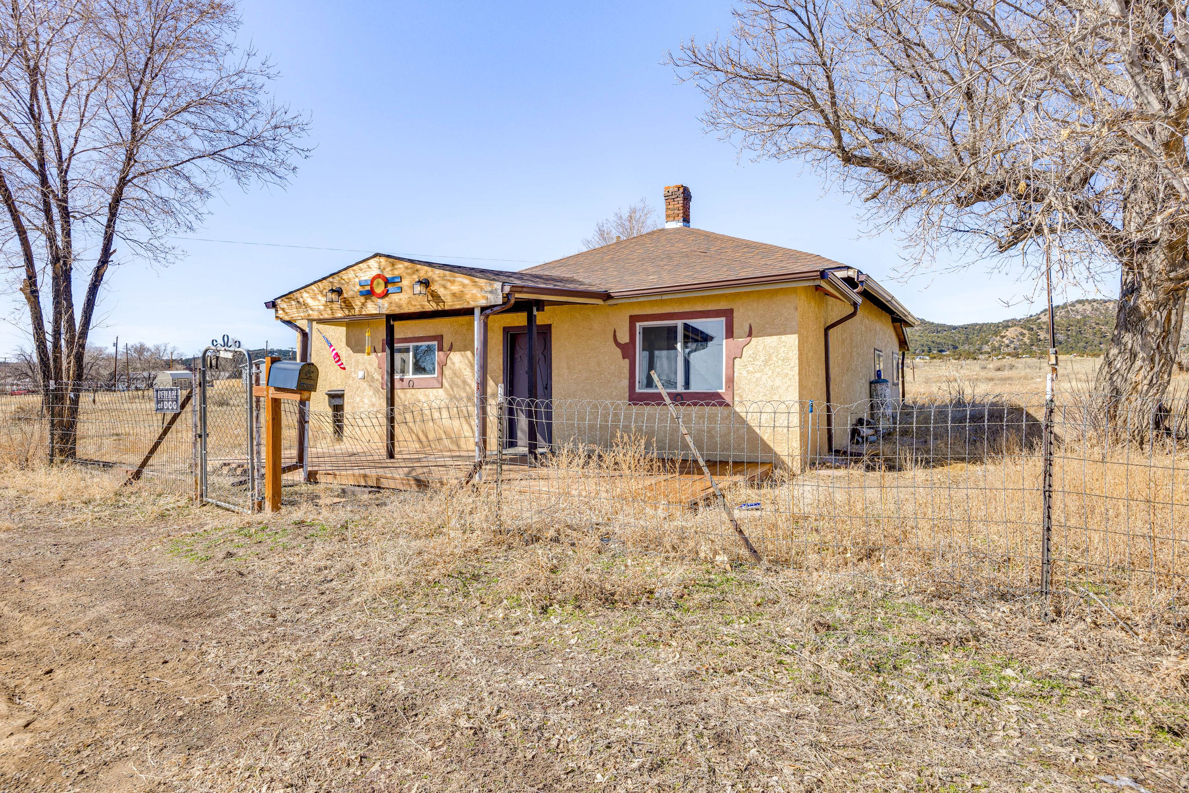 Aguilar Vacation Rental | 2BR | 1BA | 1,064 Sq Ft | 2 Steps to Enter
