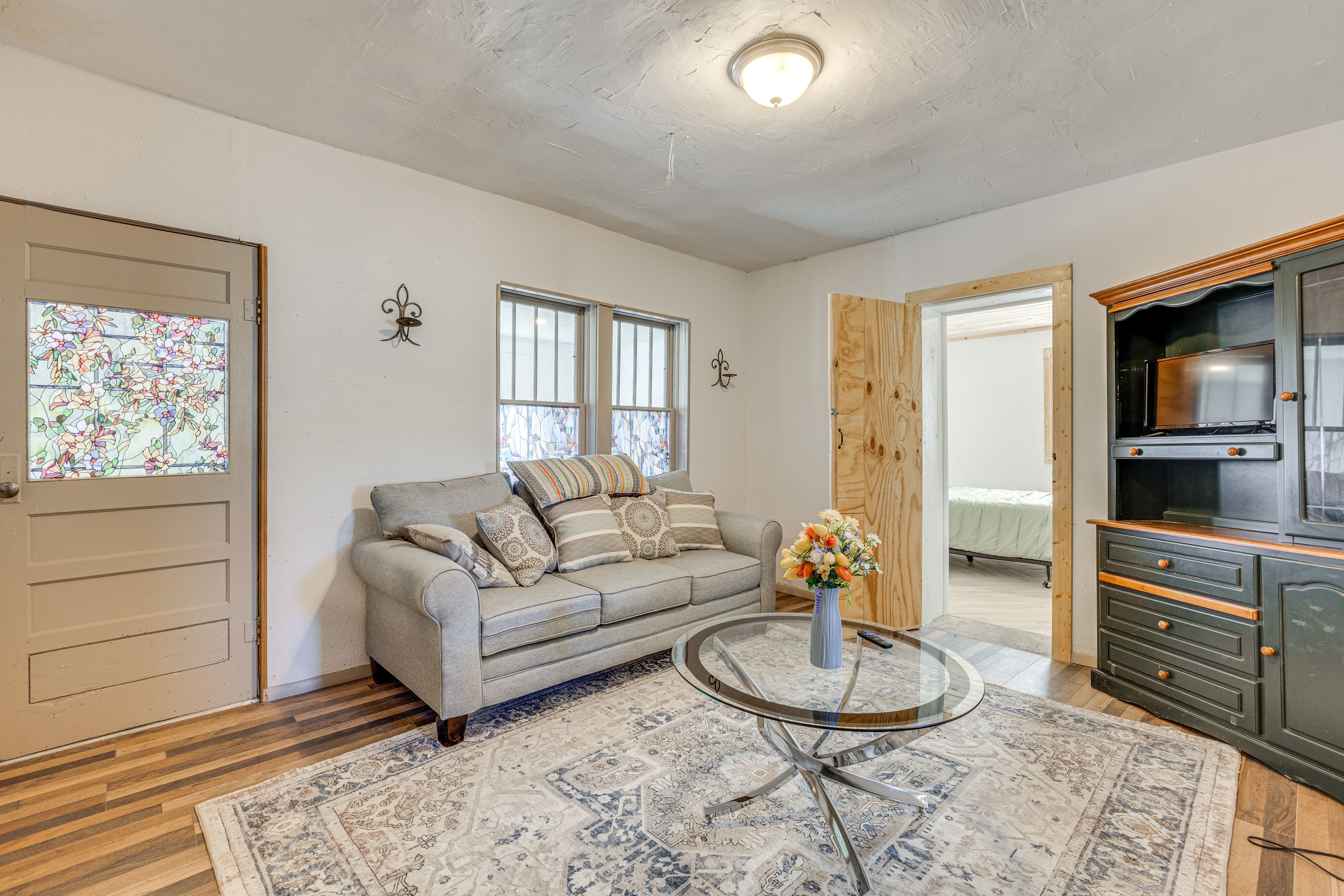Living Room | Smart TV | Free WiFi