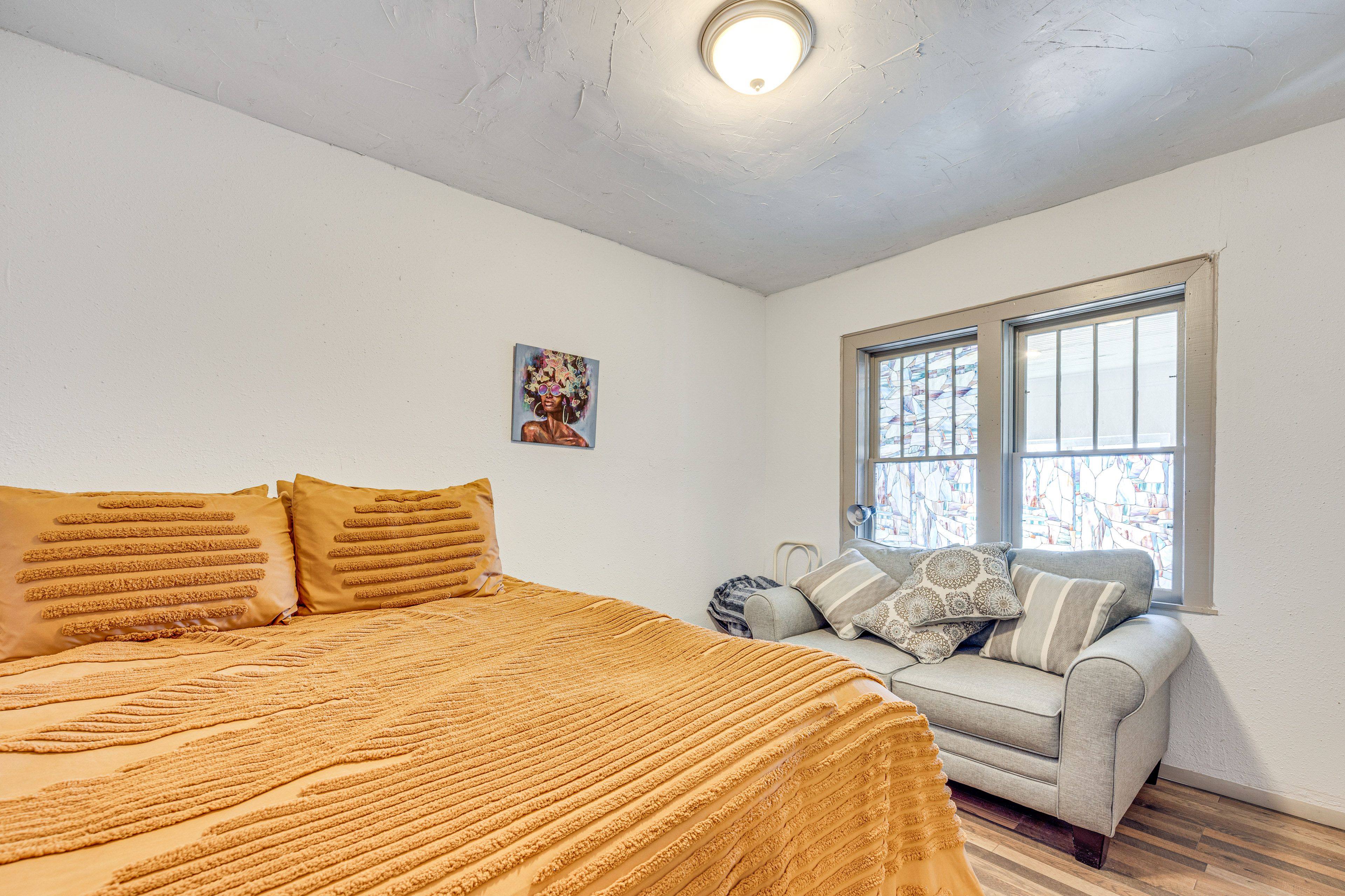 Sleeping Nook | Queen Bed