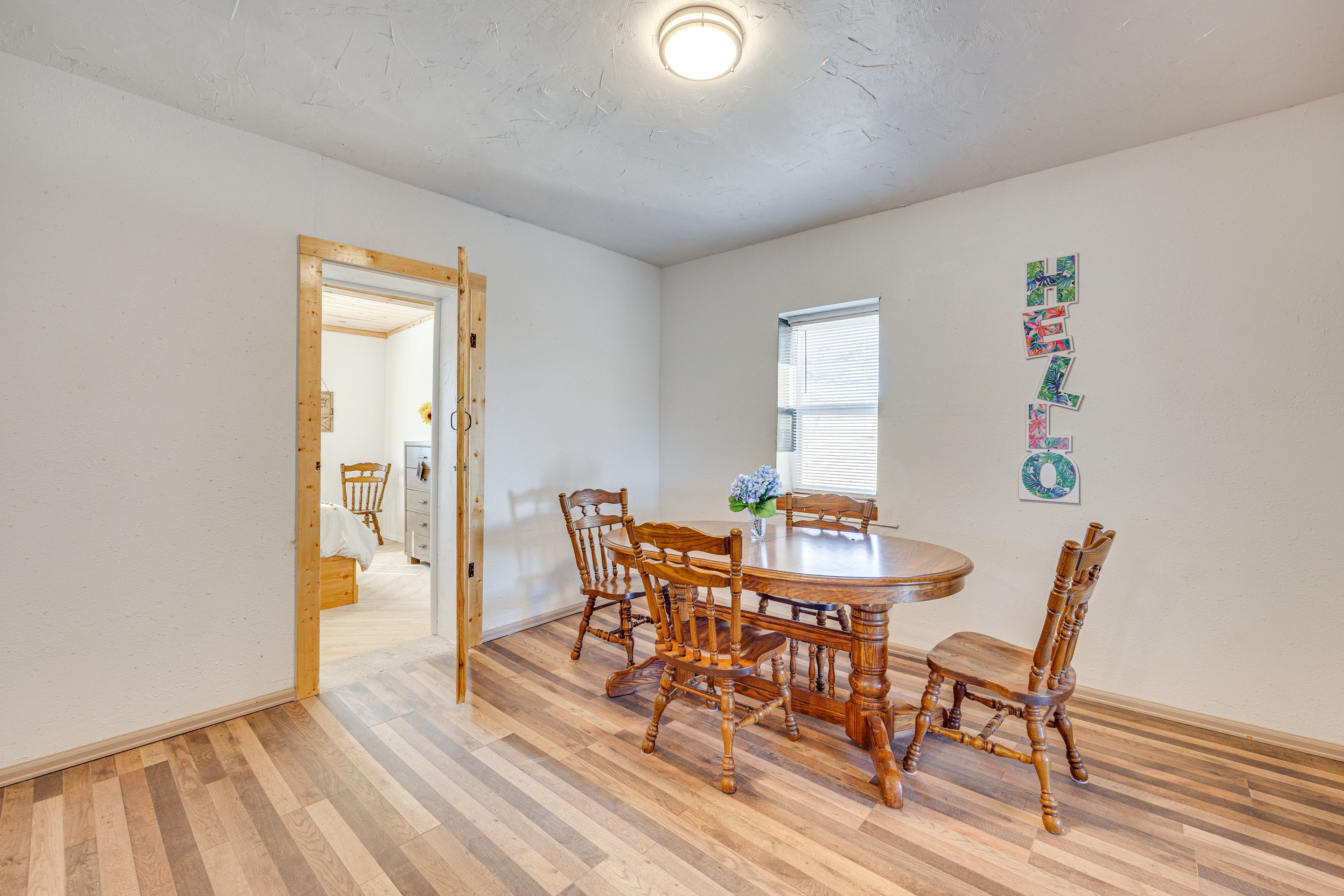 Dining Room | Dishware/Flatware Provided