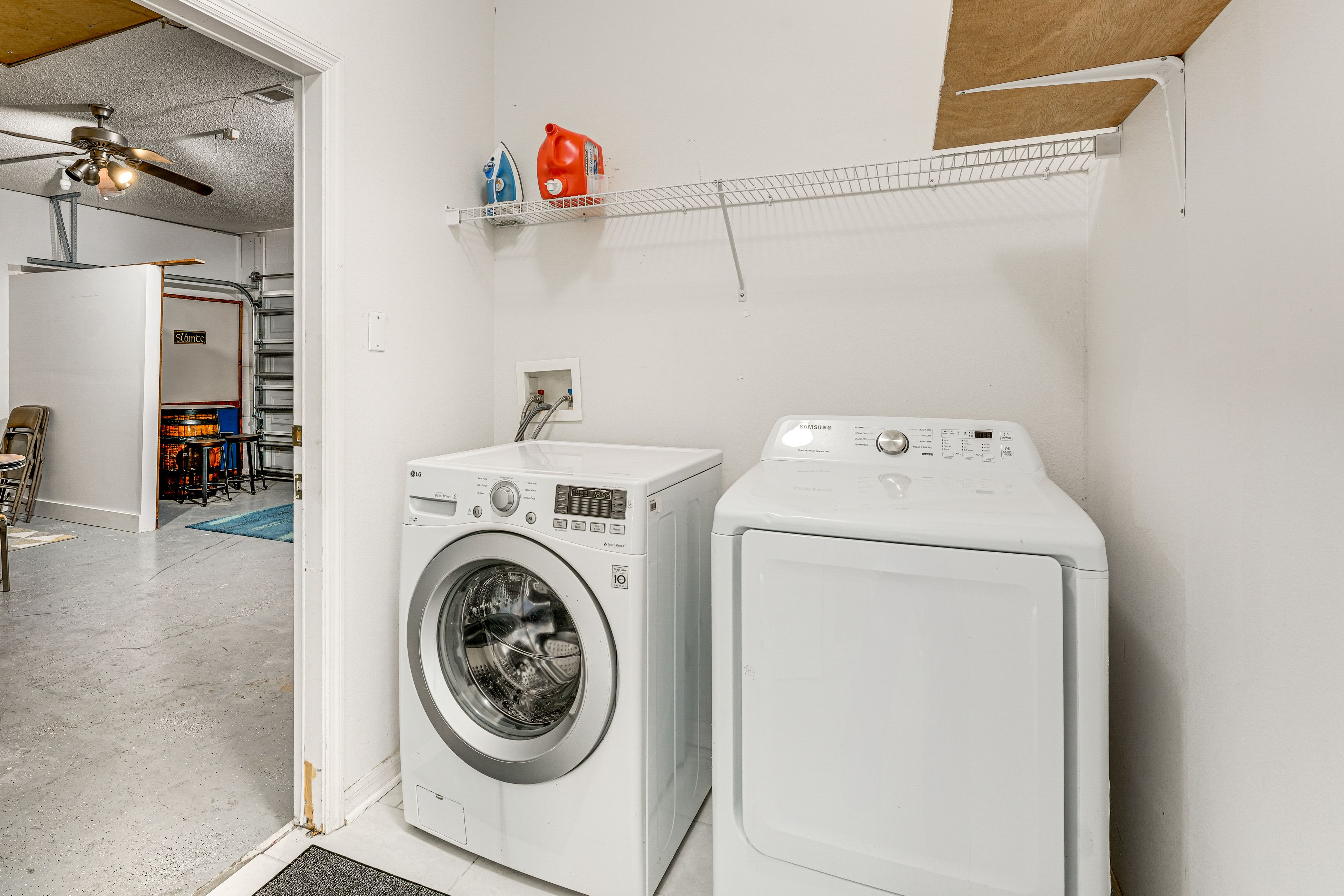 Laundry Room | Washer & Dryer