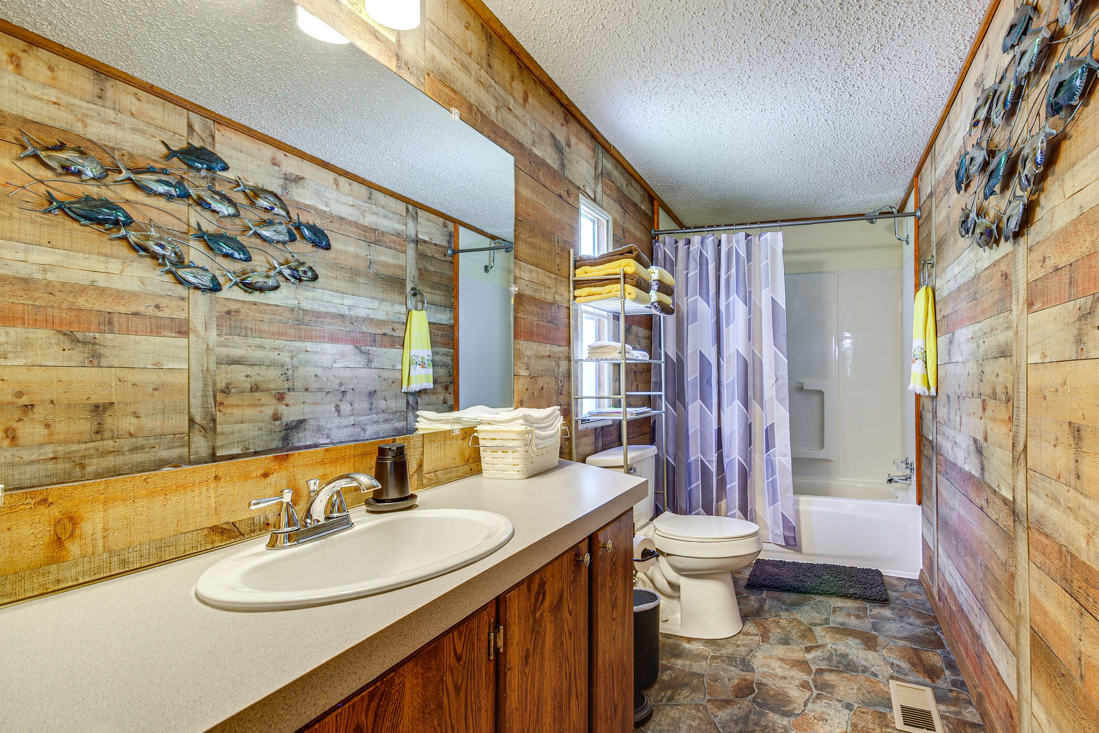 Full Bathroom