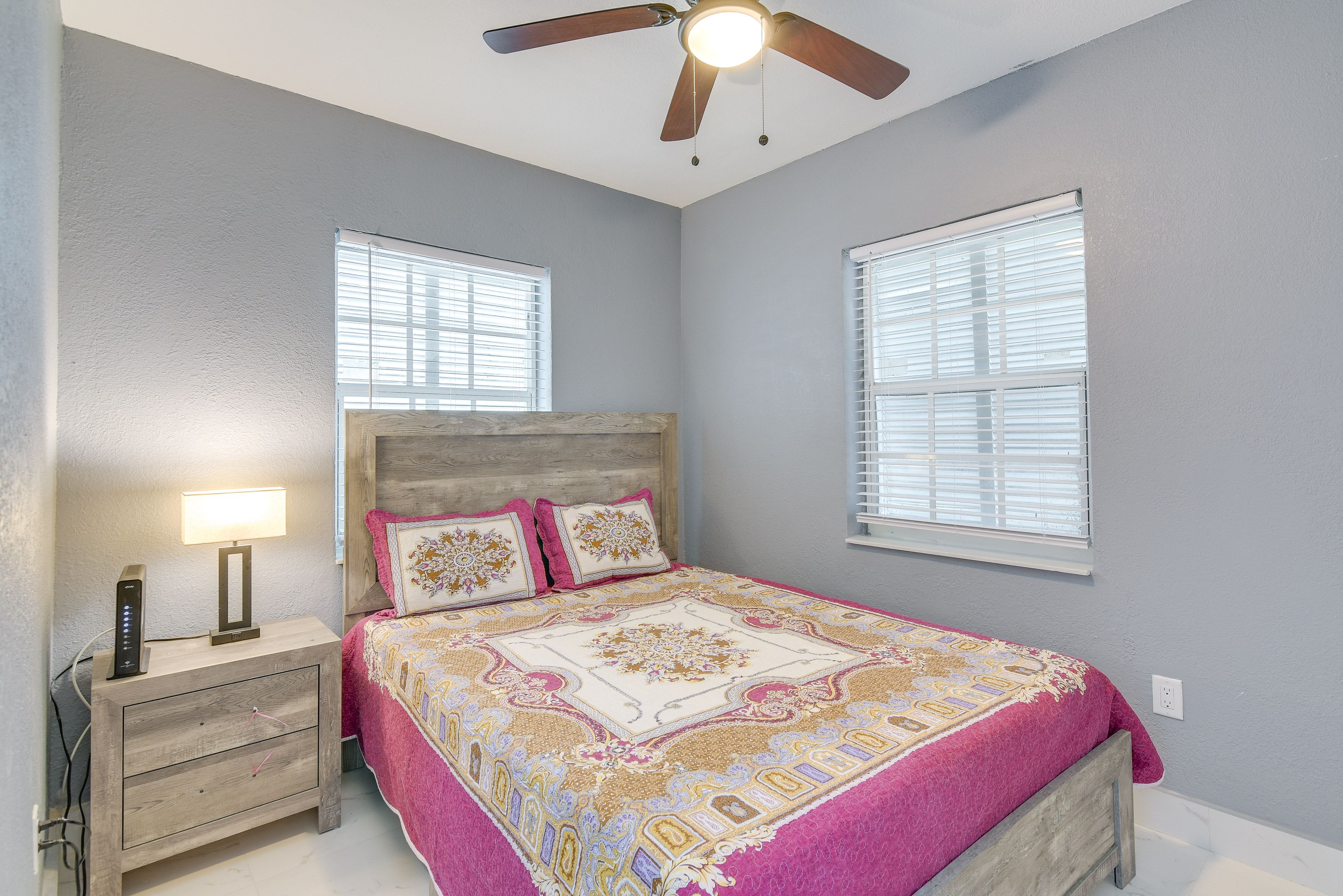 Bedroom 2 | Queen Bed