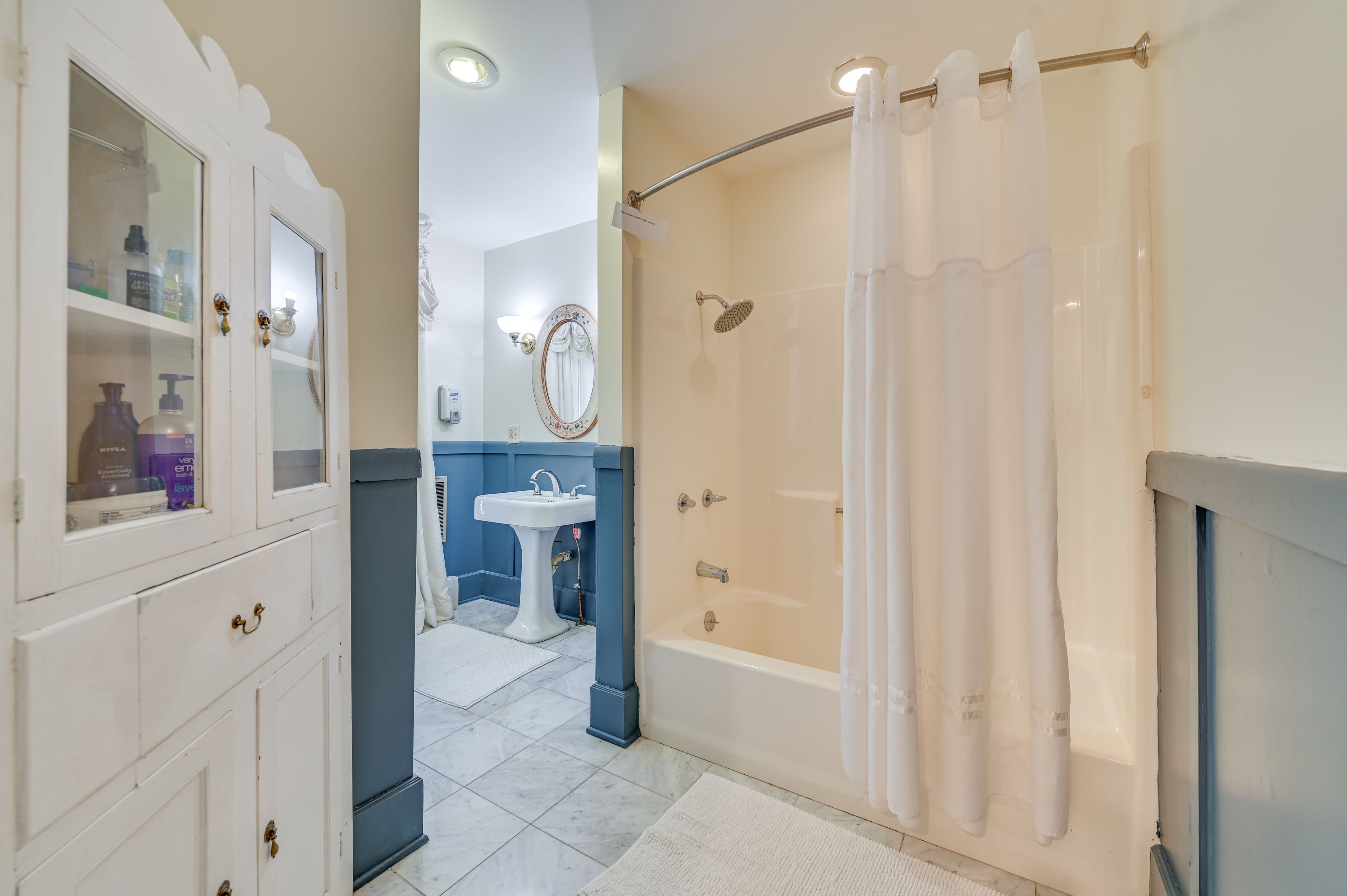 En-Suite Bathroom | Towels Provided | 3rd Floor