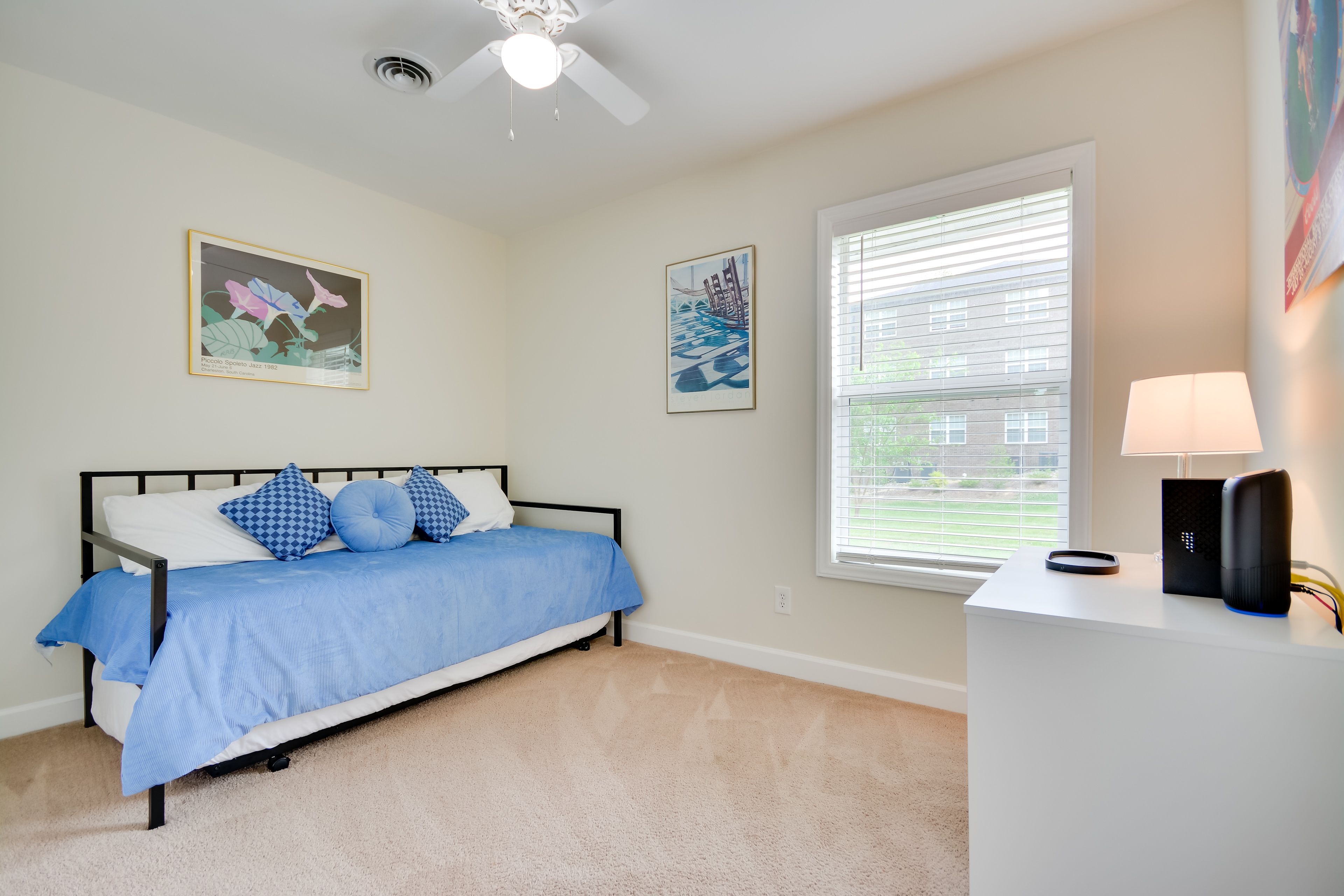 Bedroom 2 | Twin Daybed w/ Twin Trundle