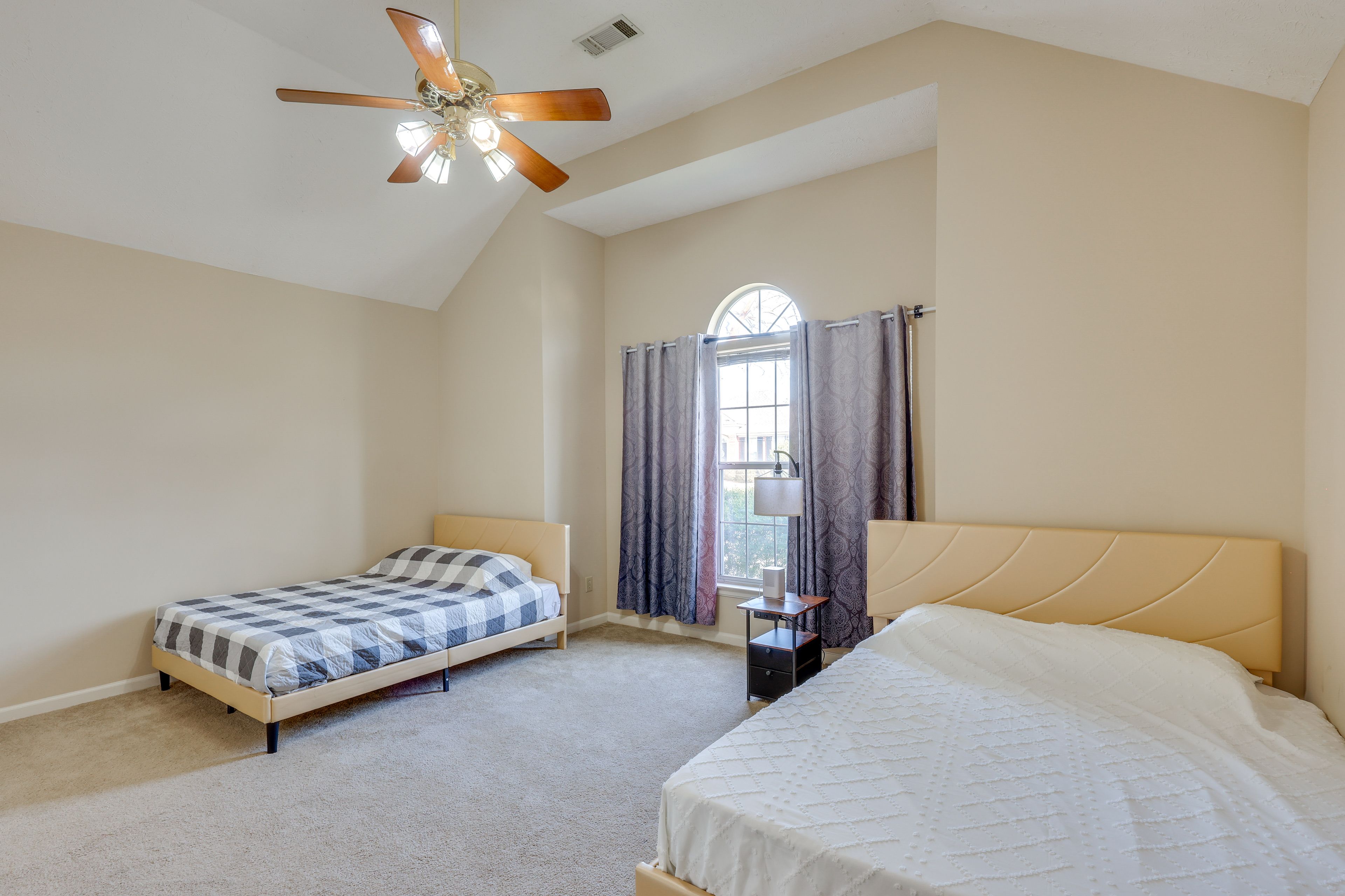 Bedroom 1 | 2 Queen Beds