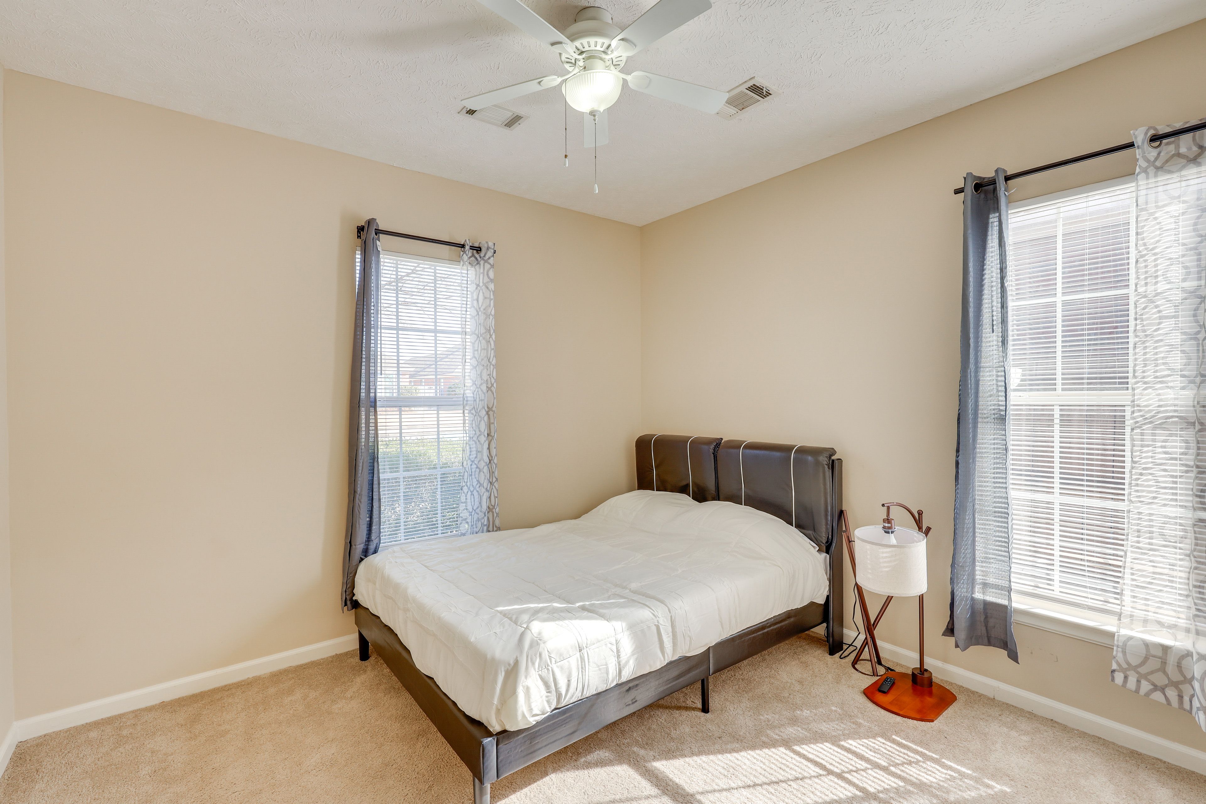 Bedroom 2 | Queen Bed