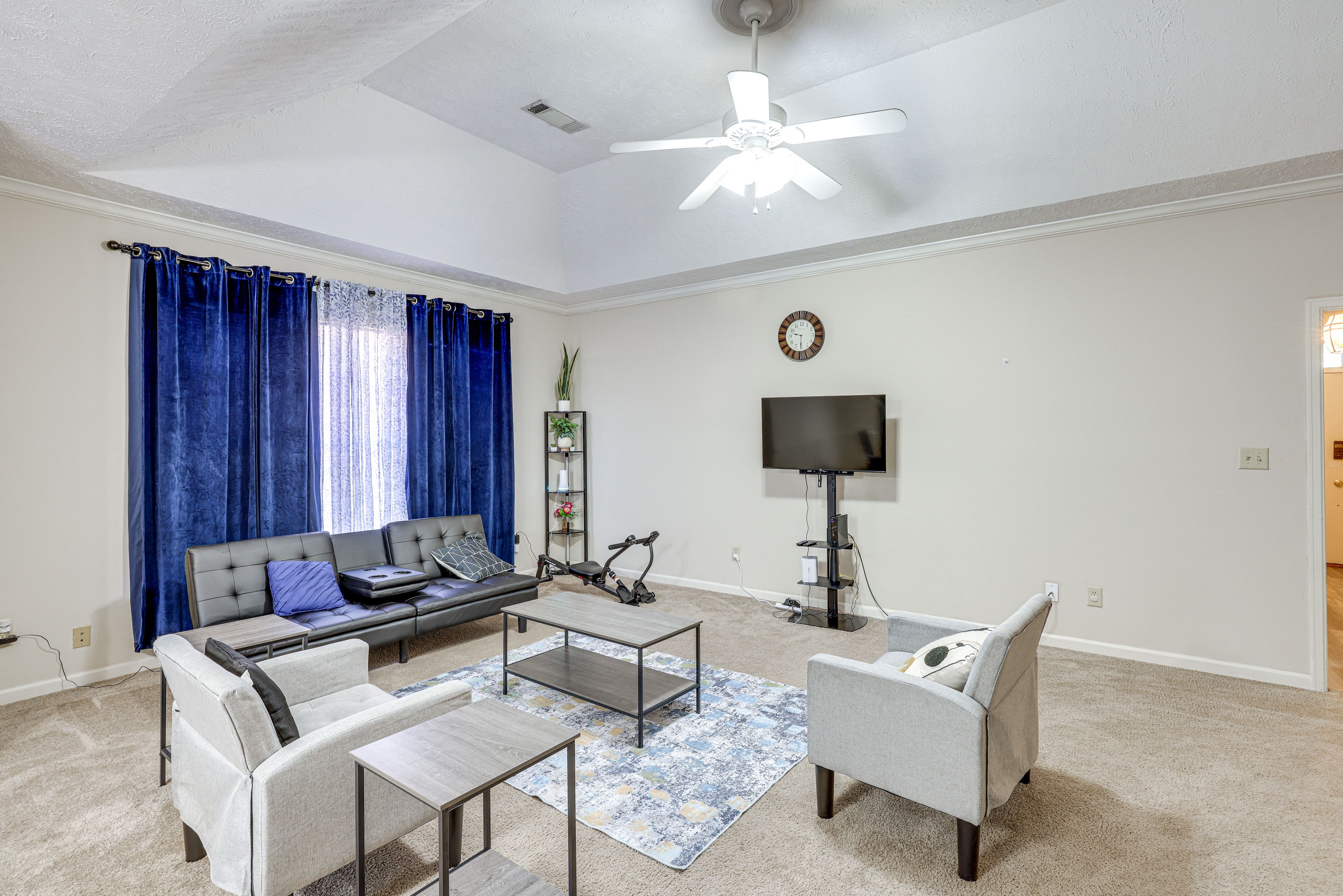 Living Room | Smart TV | Indoor Rowing Machine