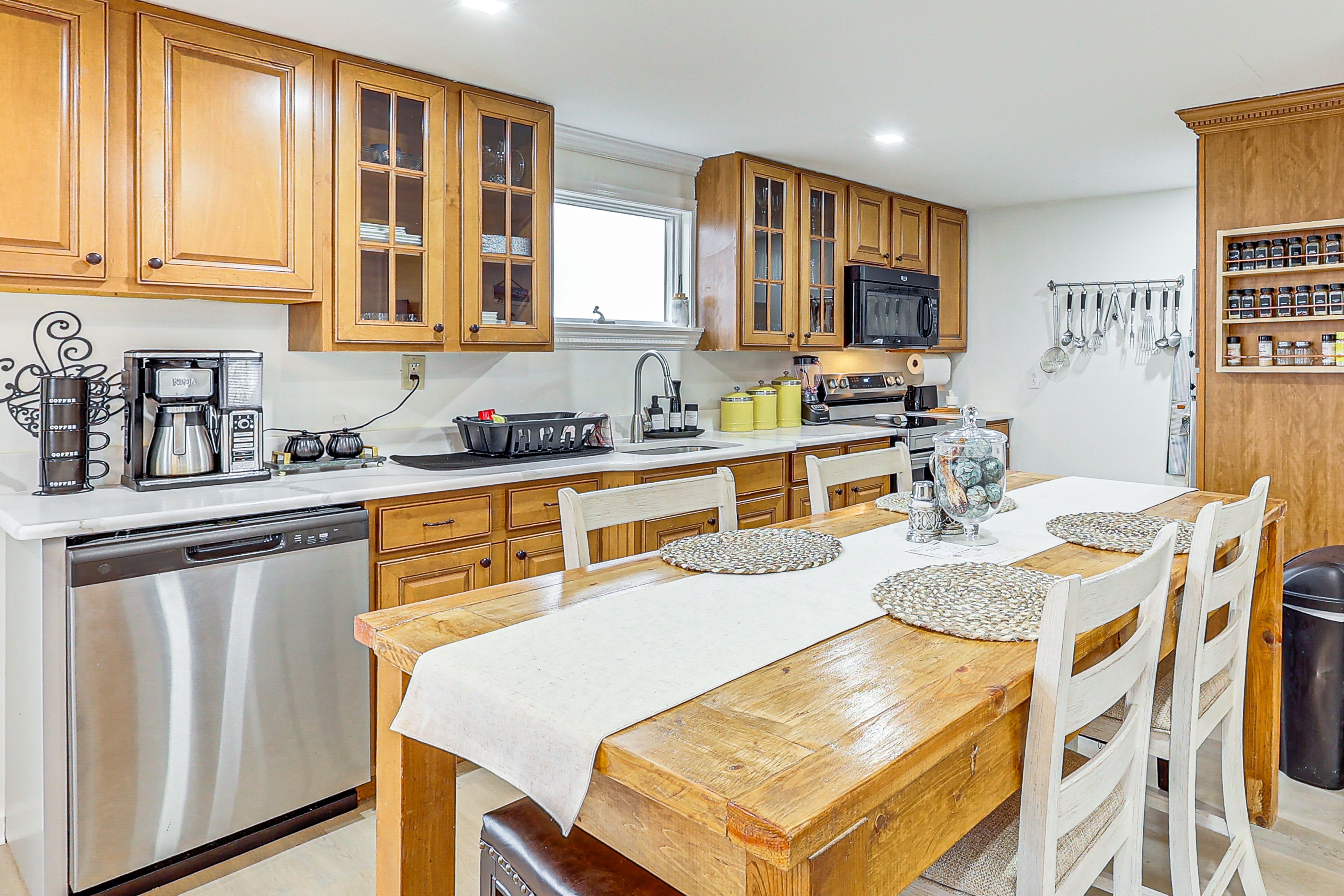 Kitchen & Dining Area | Dishwasher