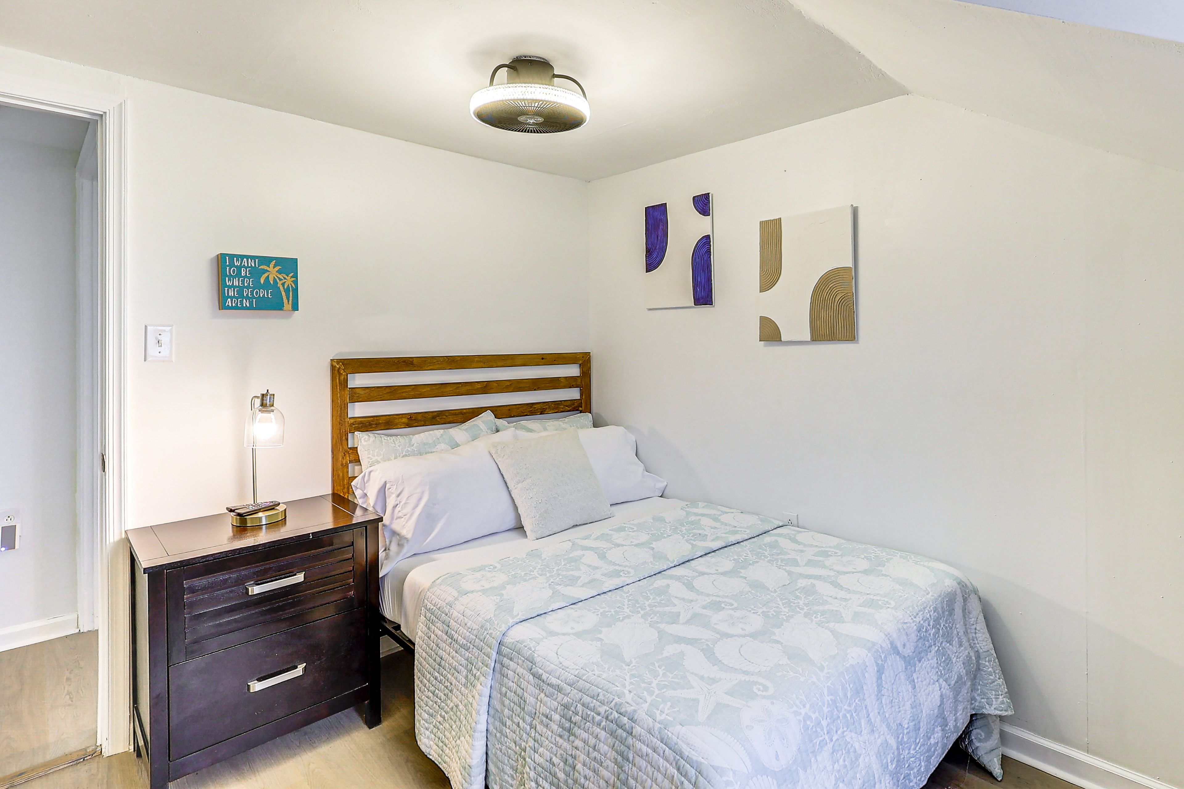 Bedroom 2 | Full Bed | Smart TV