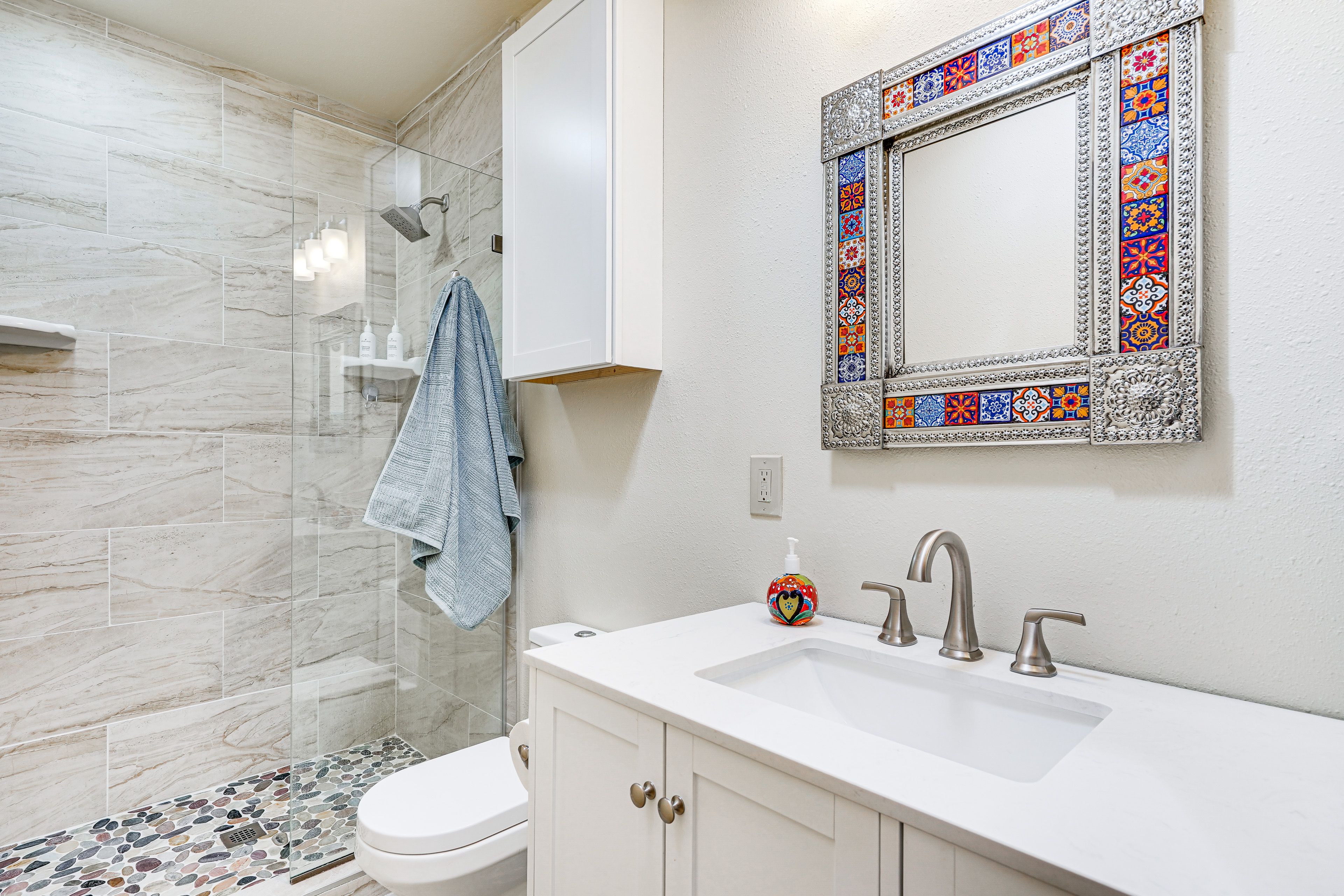 Full Bathroom | Towels Provided | Washer/Dryer