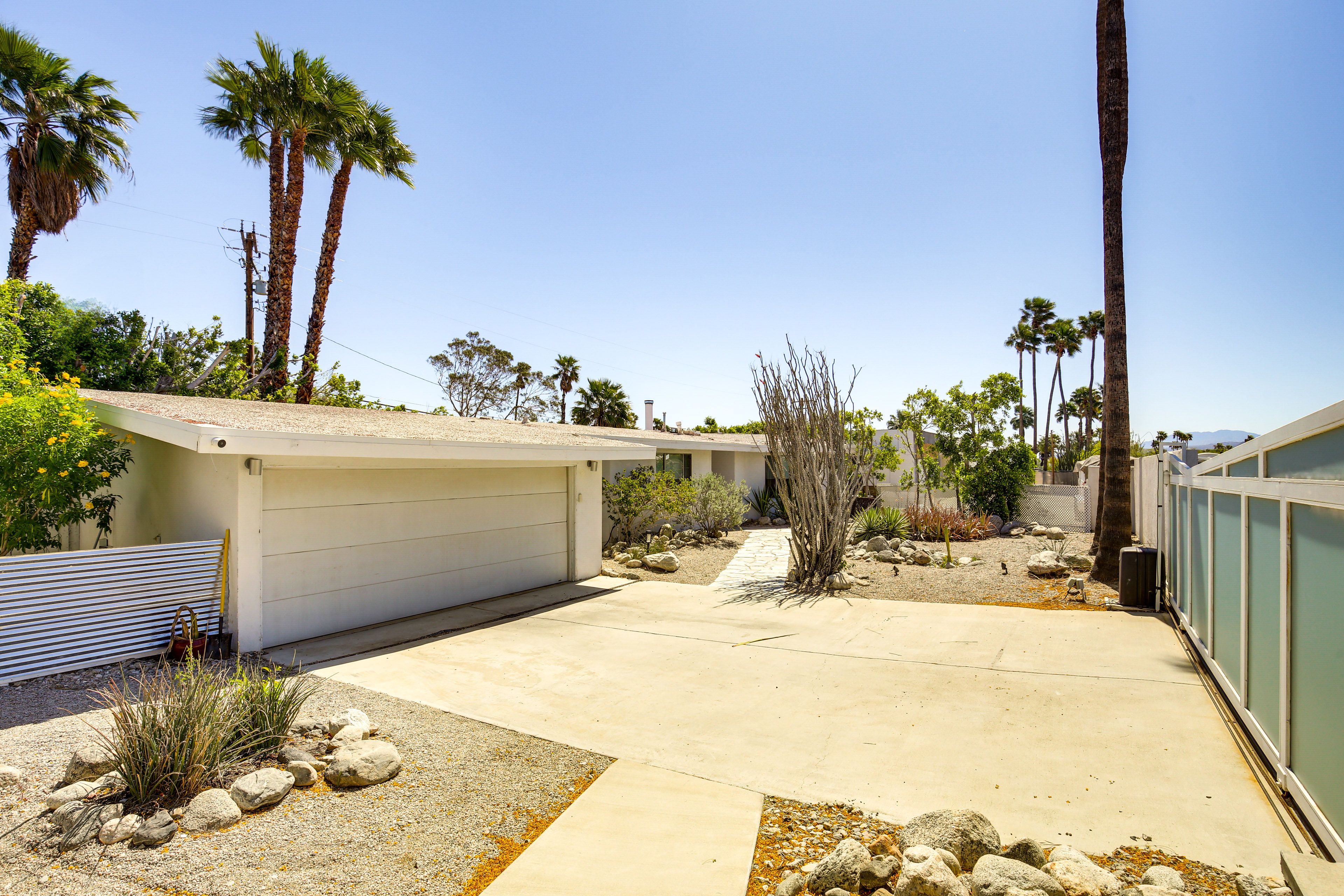Parking | Driveway (2 Vehicles)