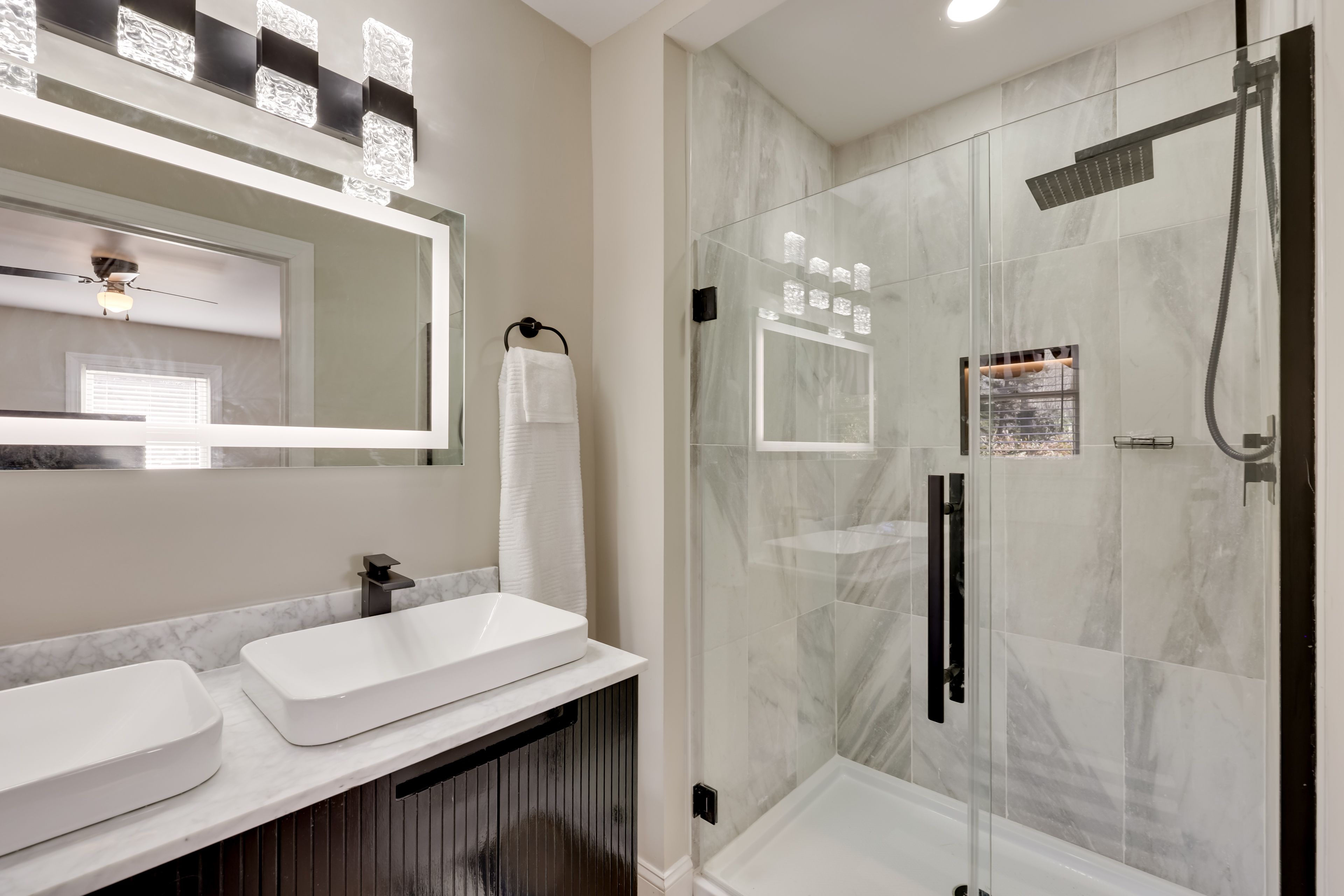 En-Suite Bathroom | Towels Provided