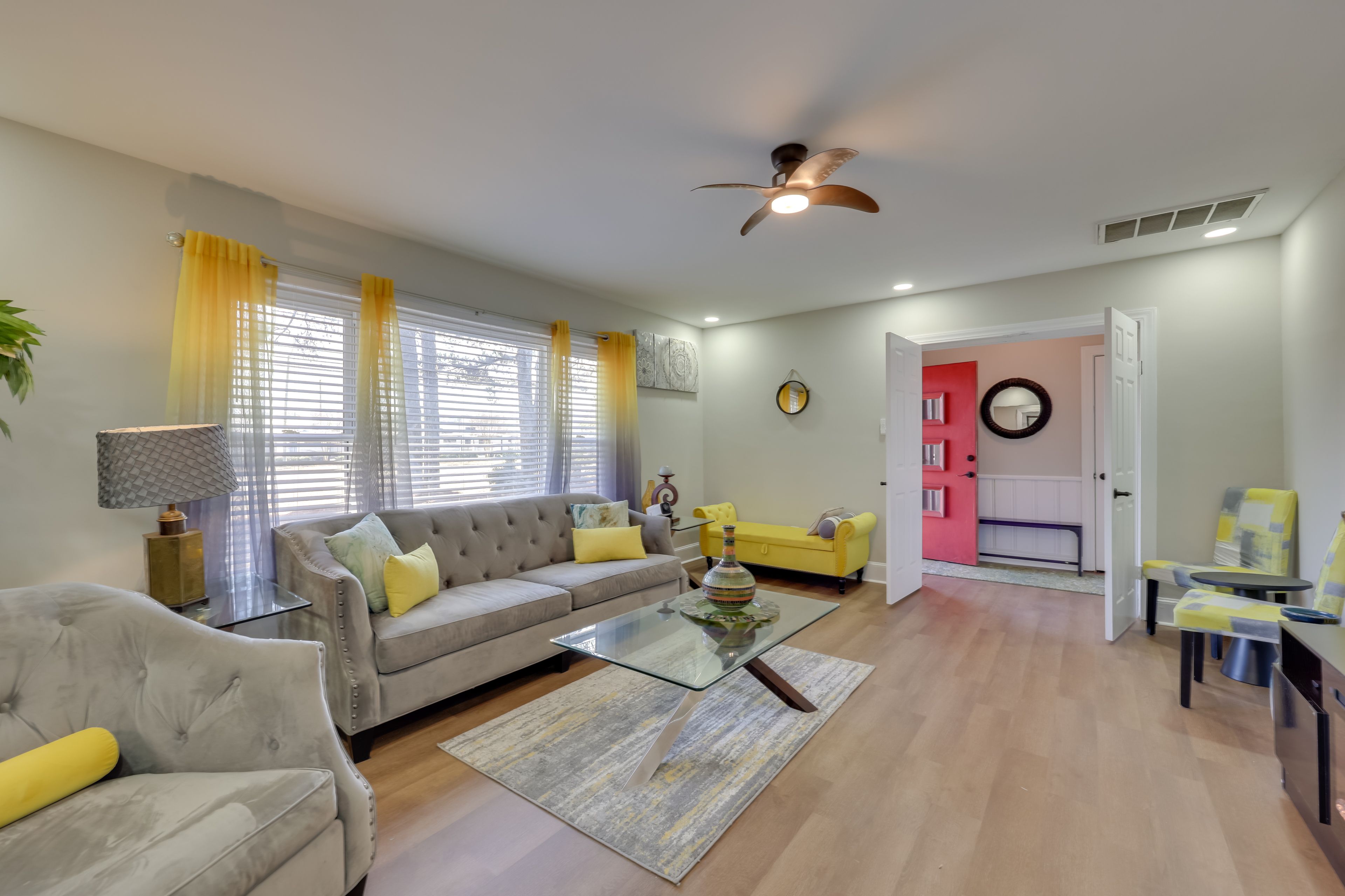 Living Room | Free WiFi | Electric Fireplace