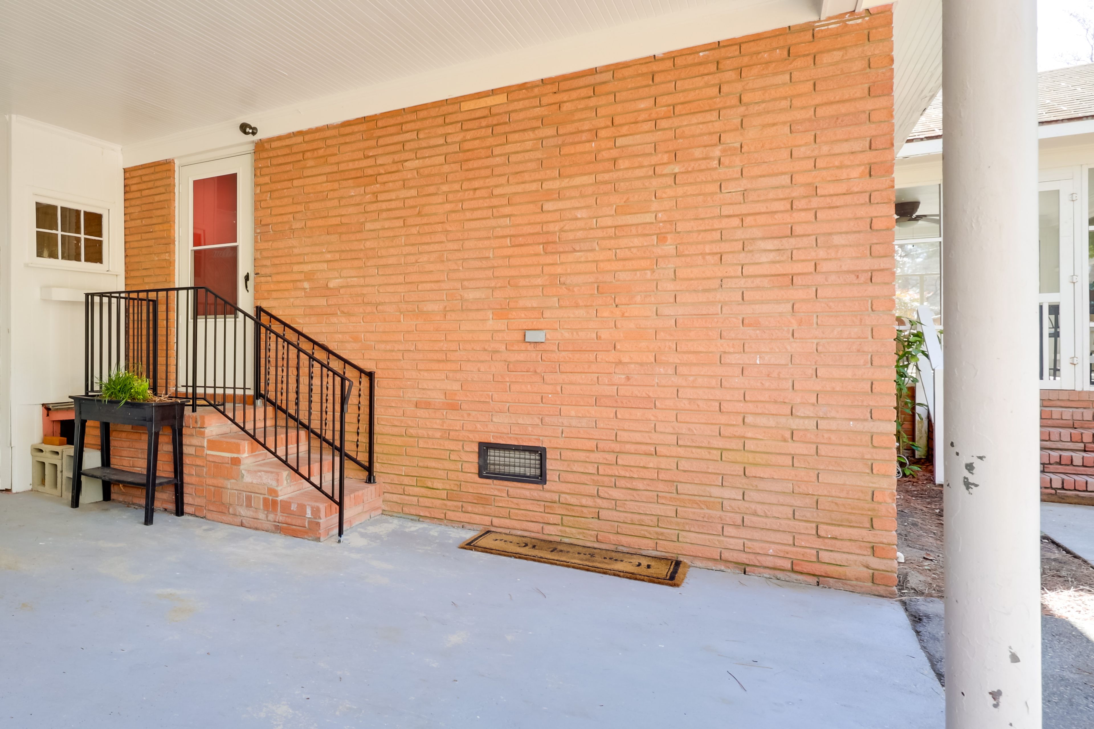 Carport (2 Vehicles) | Driveway (6 Vehicles) | RV/Trailer Parking Allowed