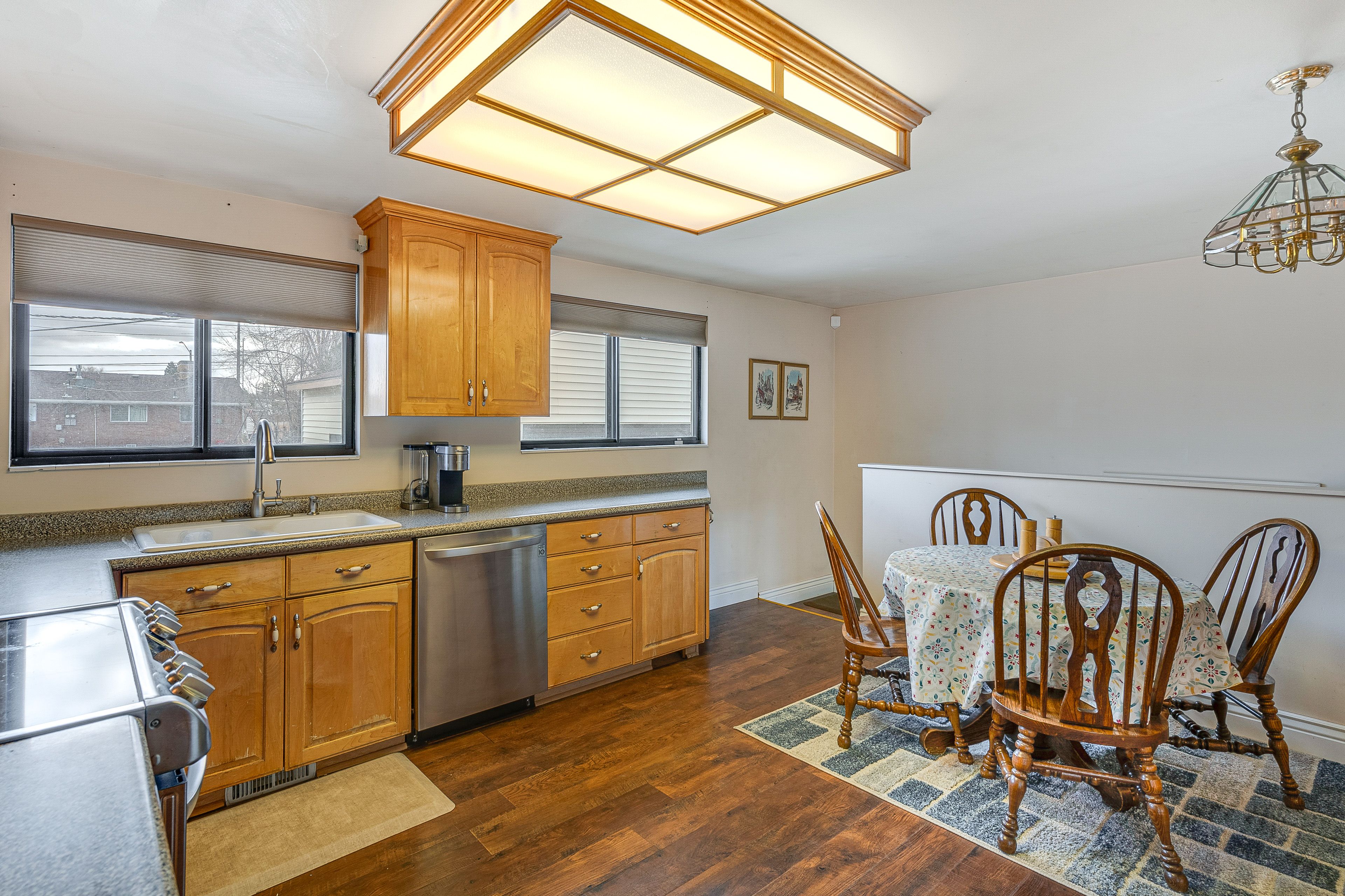 Kitchen | Crockpot | Central A/C & Heating | Free WiFi