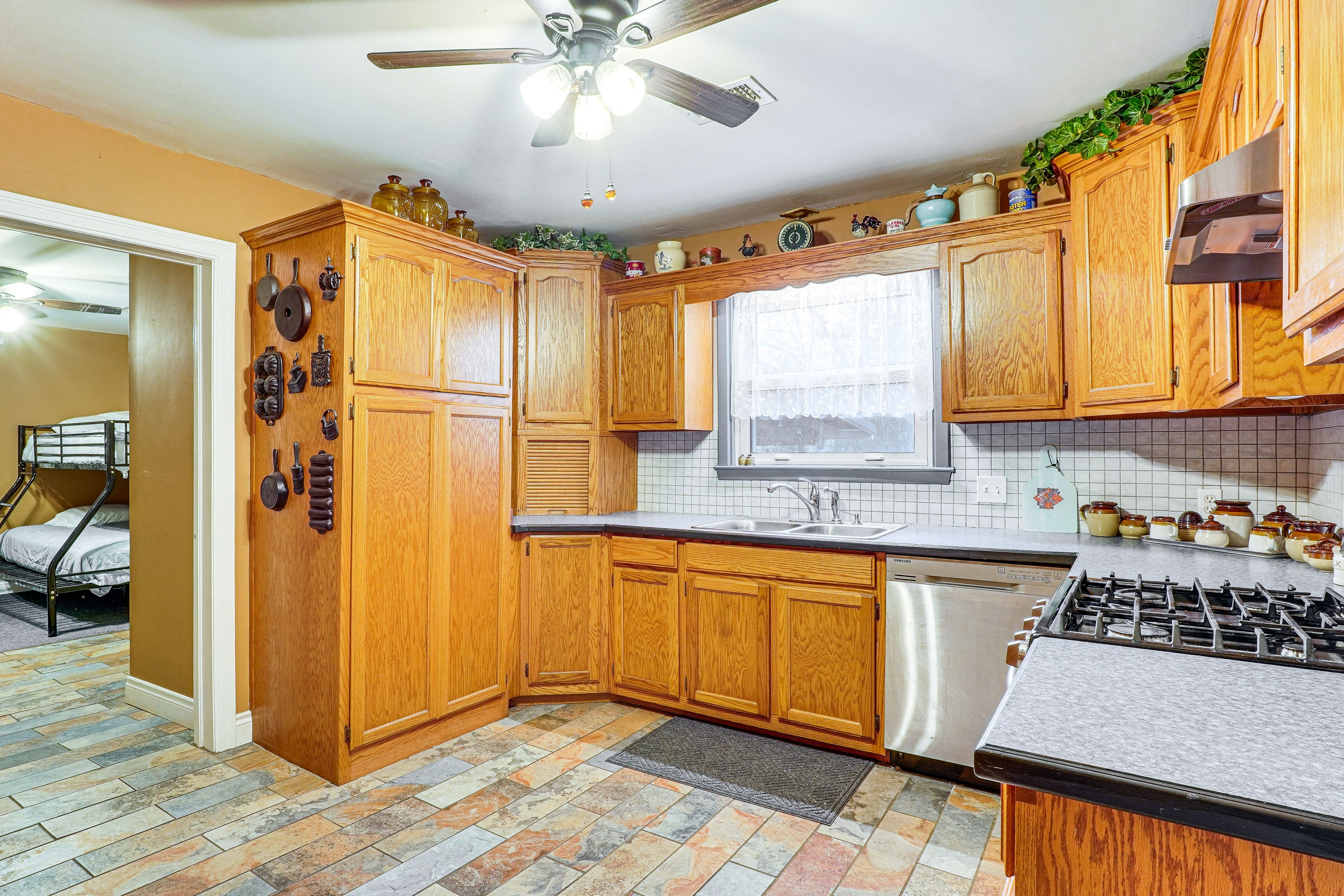 Kitchen | Dishwasher
