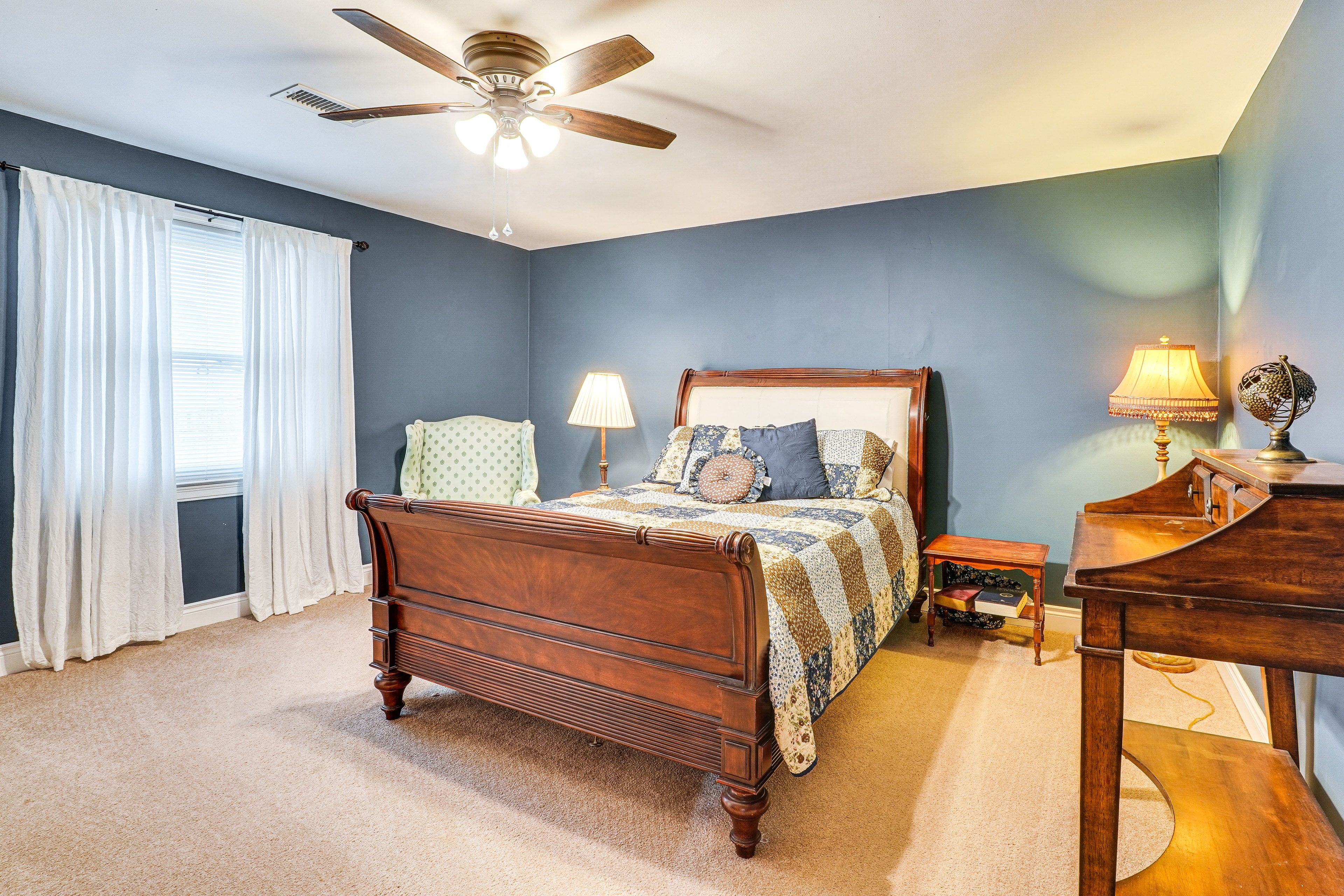 Bedroom 2 | Queen Bed