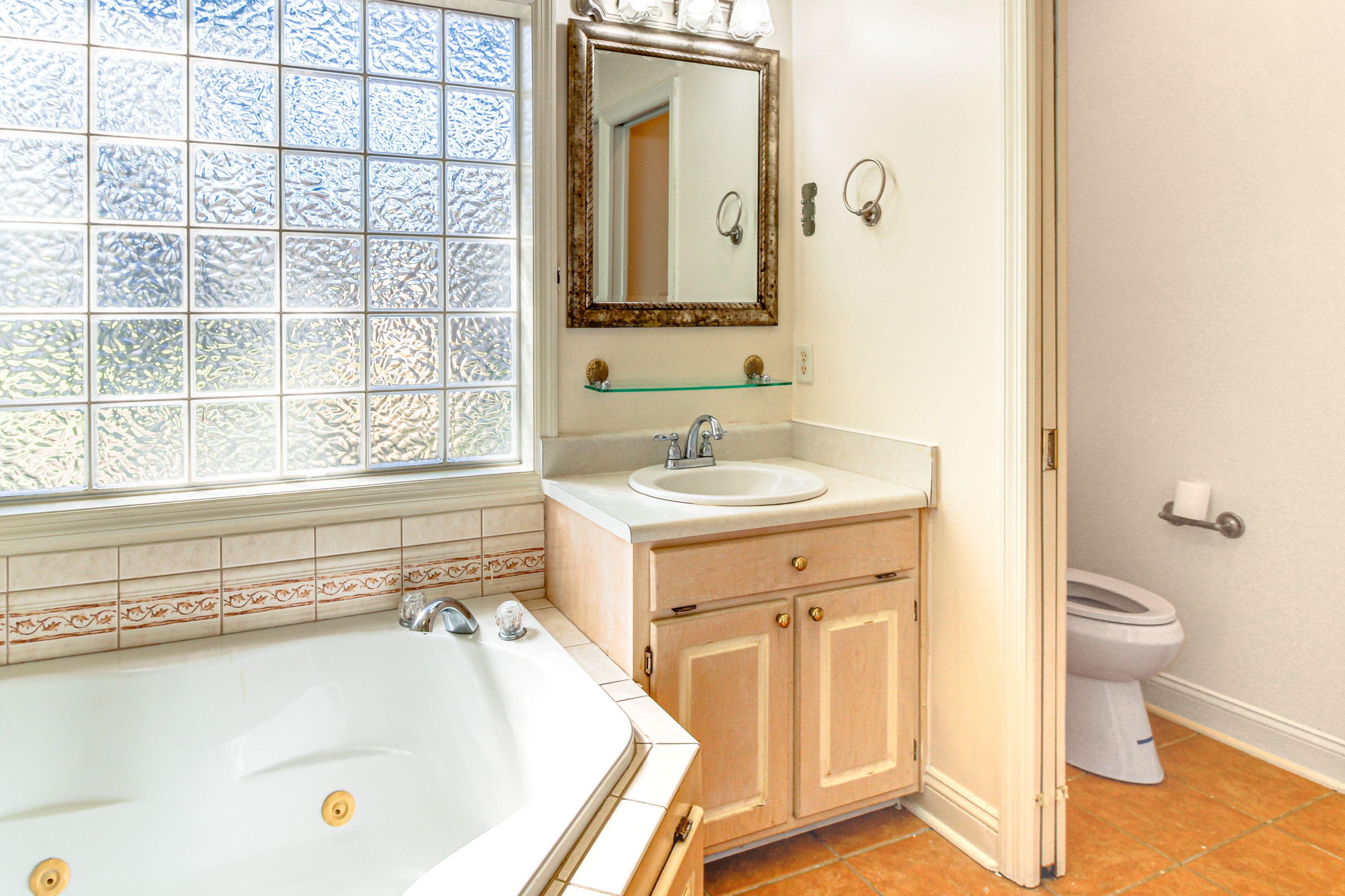 Full Bathroom