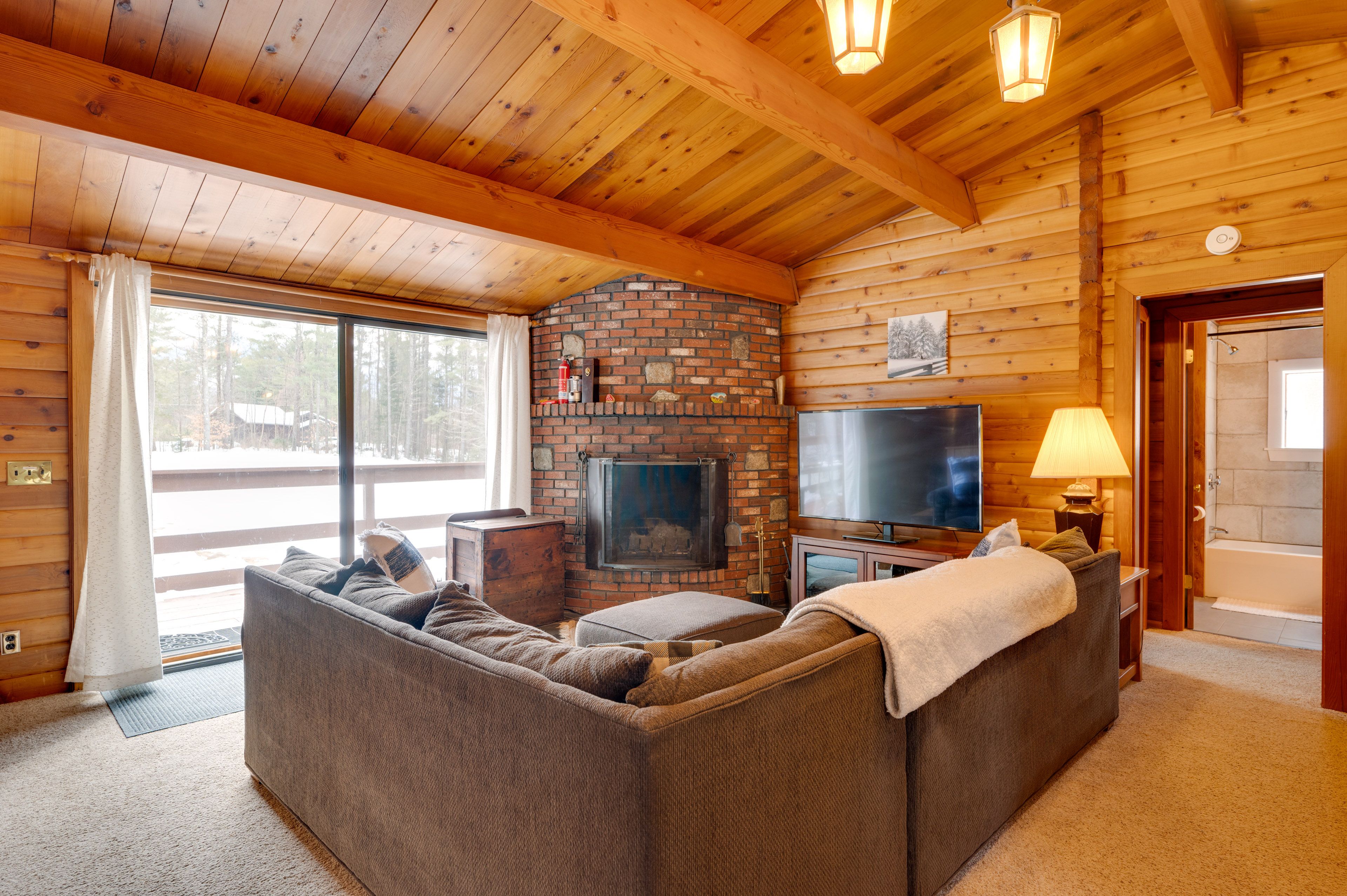 Franconia Vacation Rental | 6BR | 2BA | Step-Free Entry | 1,994 Sq Ft