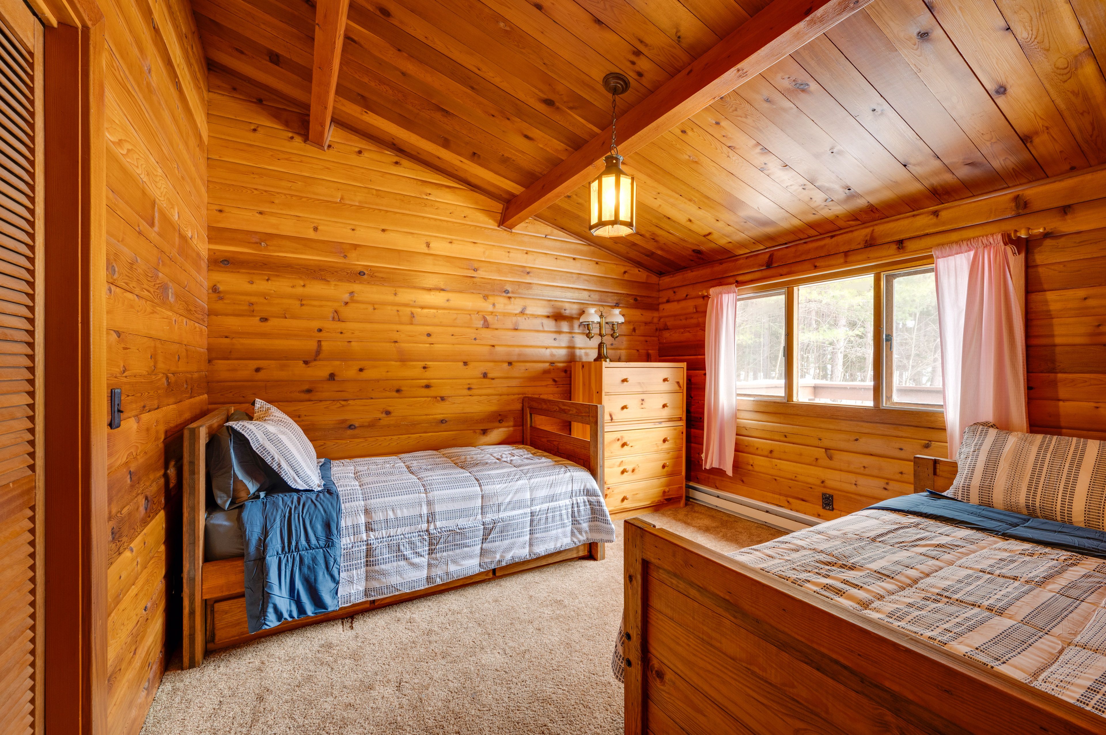 Bedroom 6 | 2nd Floor | 2 Twin Beds | Linens Provided