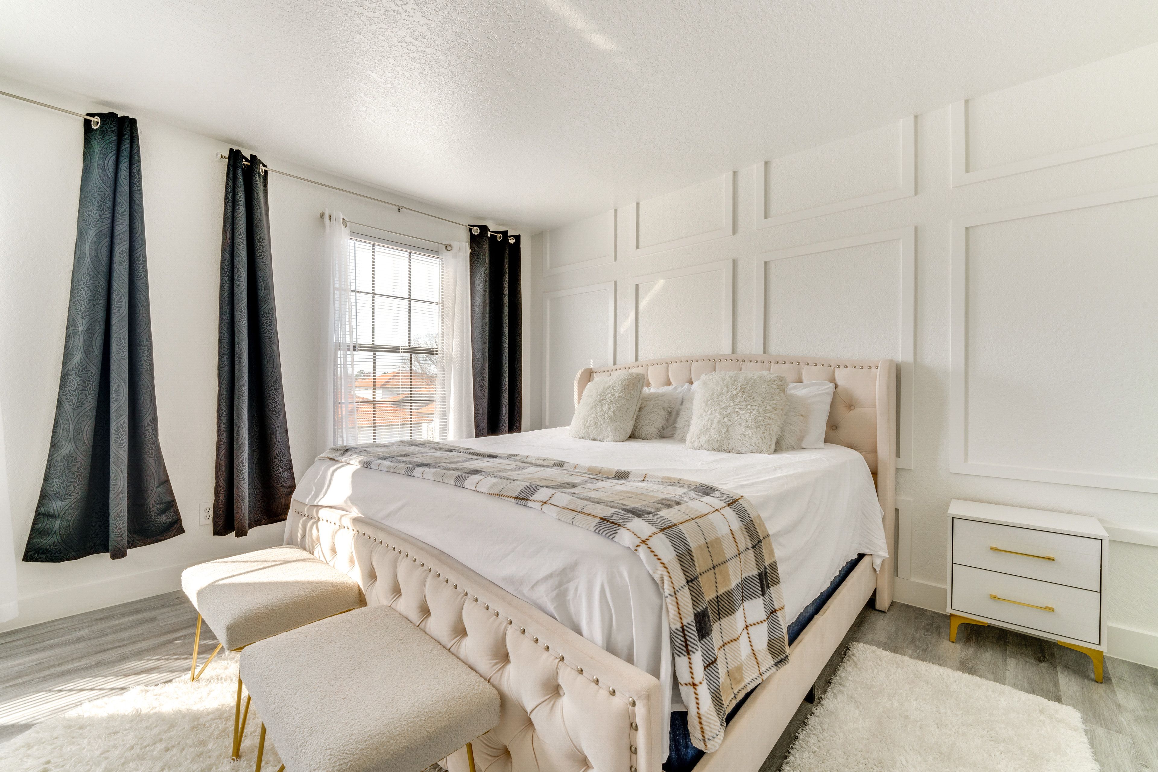 Bedroom 1 | 2nd Floor | King Bed | Smart TV
