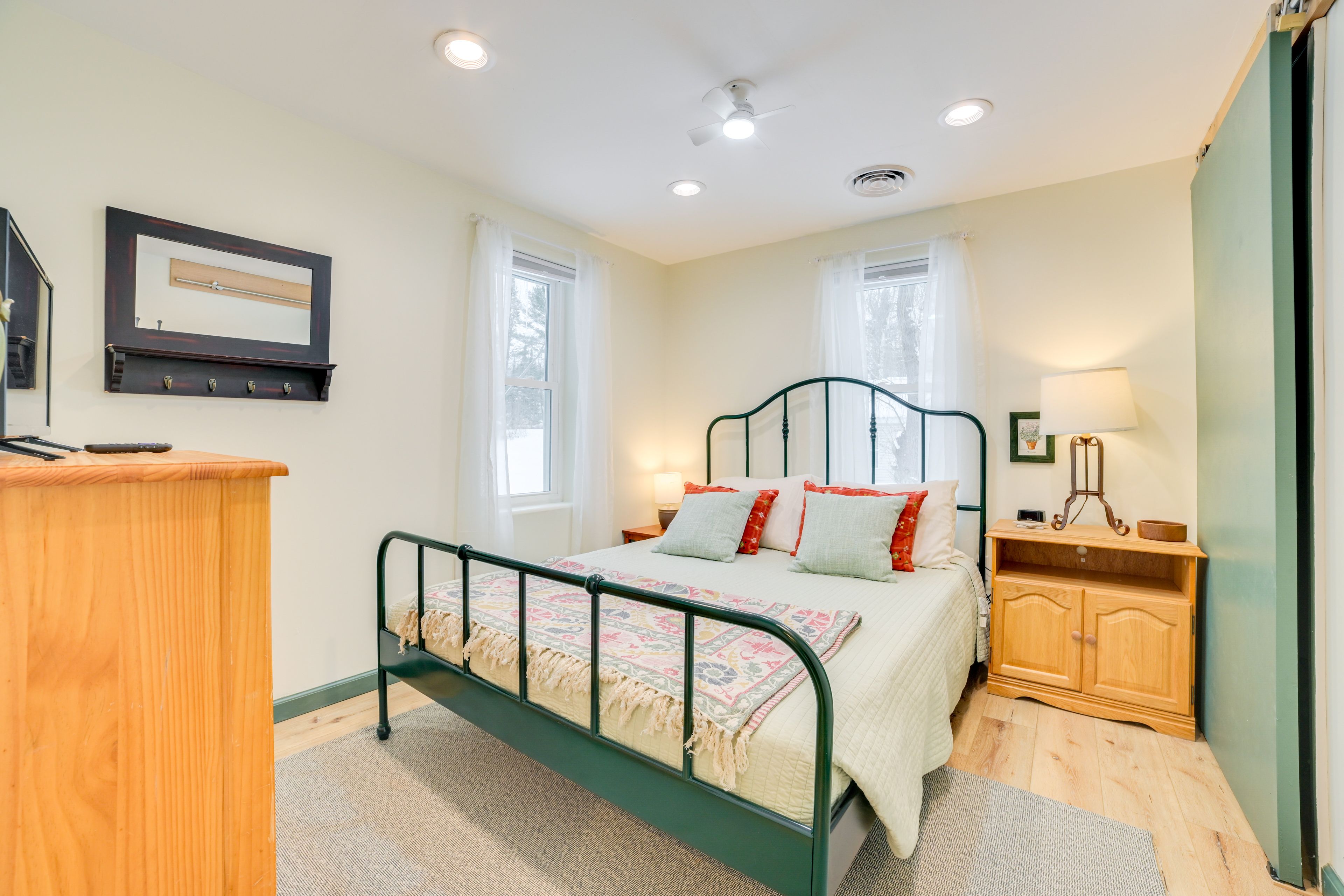 Bedroom 1 | Queen Bed | Linens Provided