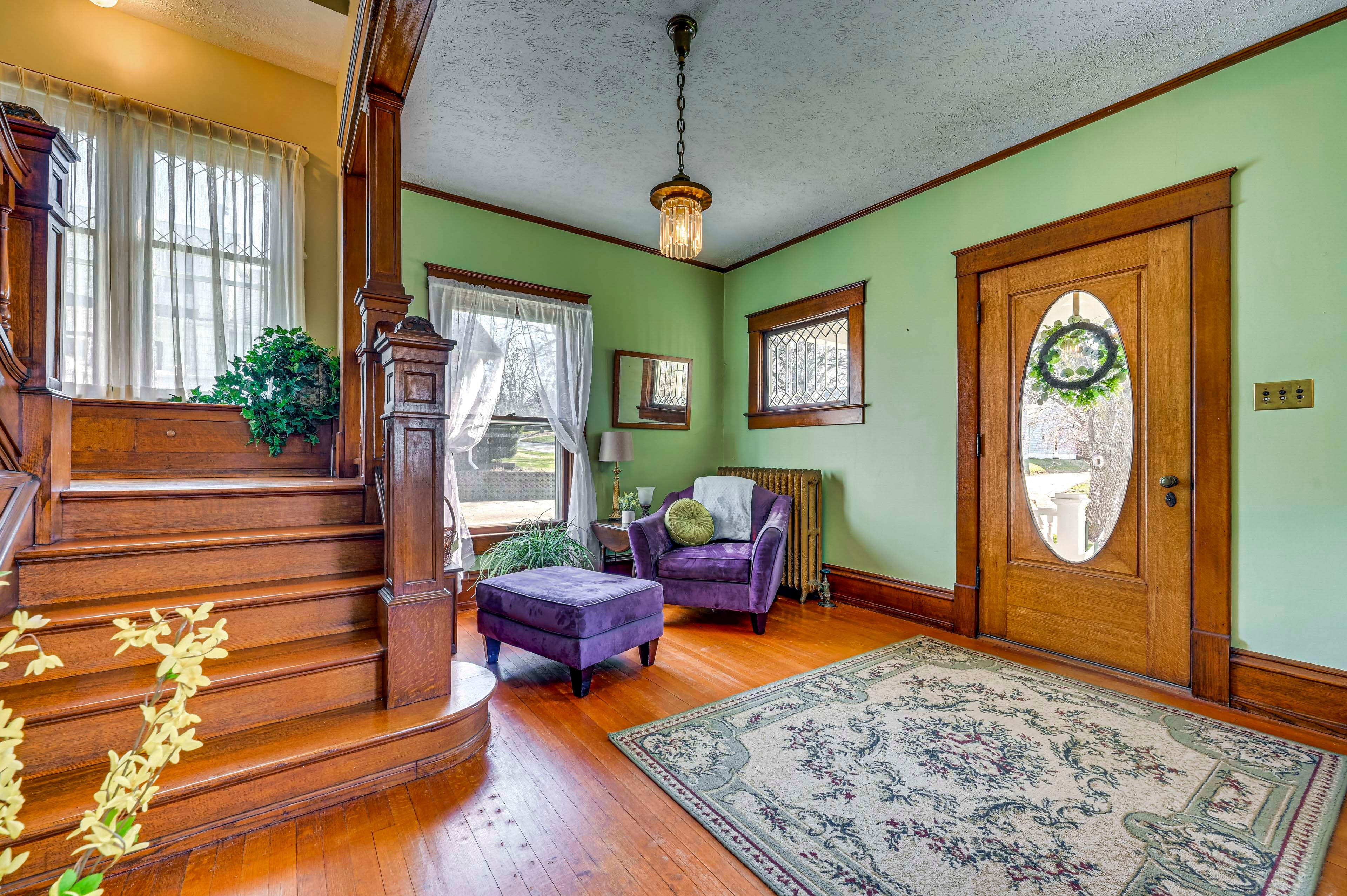 Sitting Room | Stairs to 2nd Floor