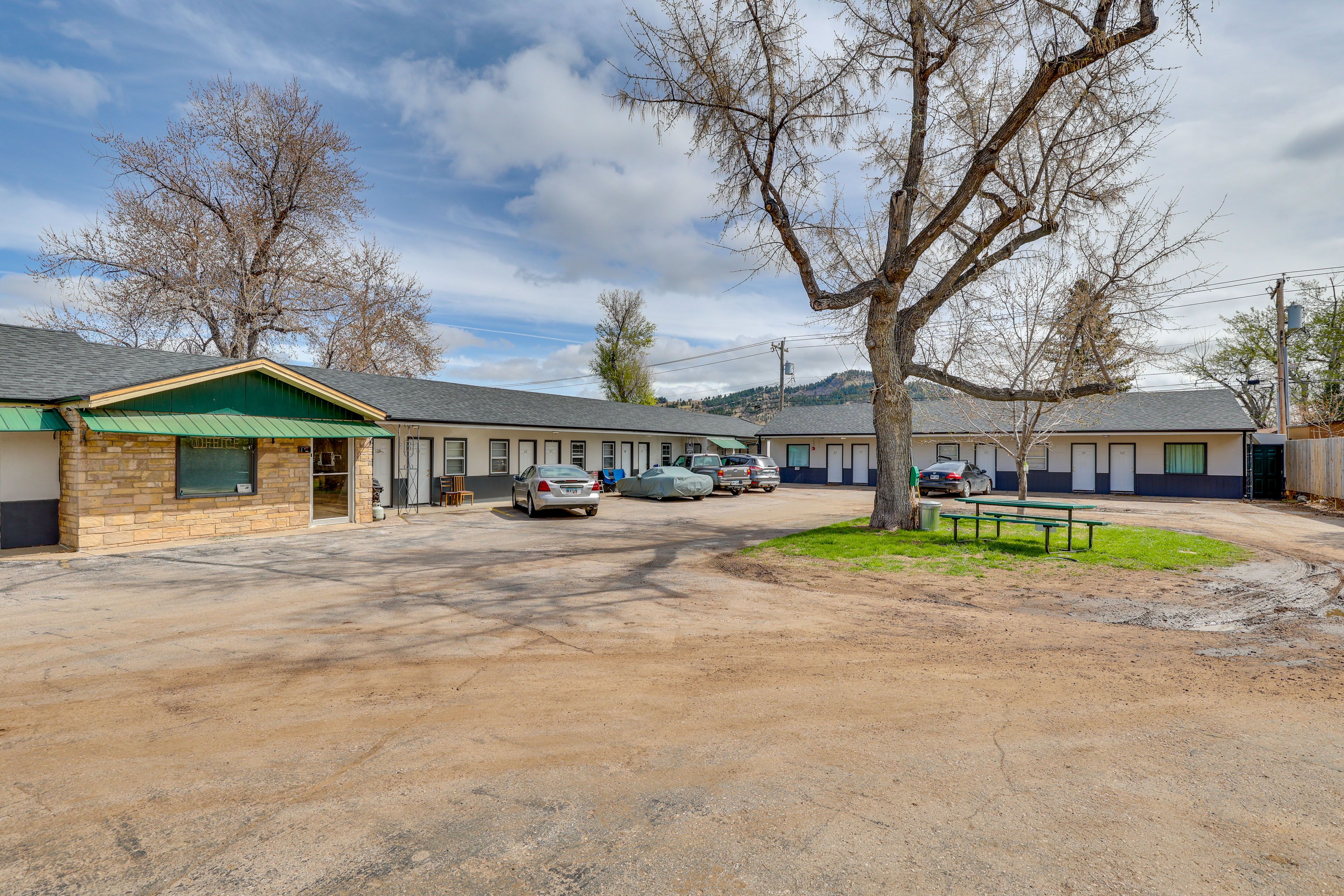 Bell's Motor Lodge | Community Exterior