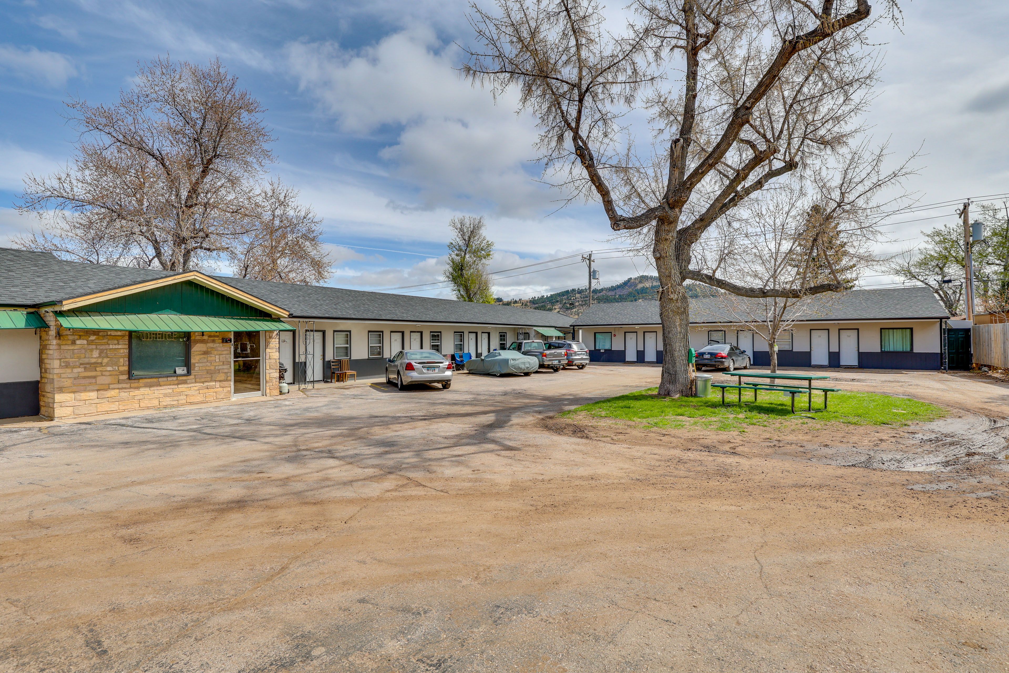 Bell's Motor Lodge | Community Exterior