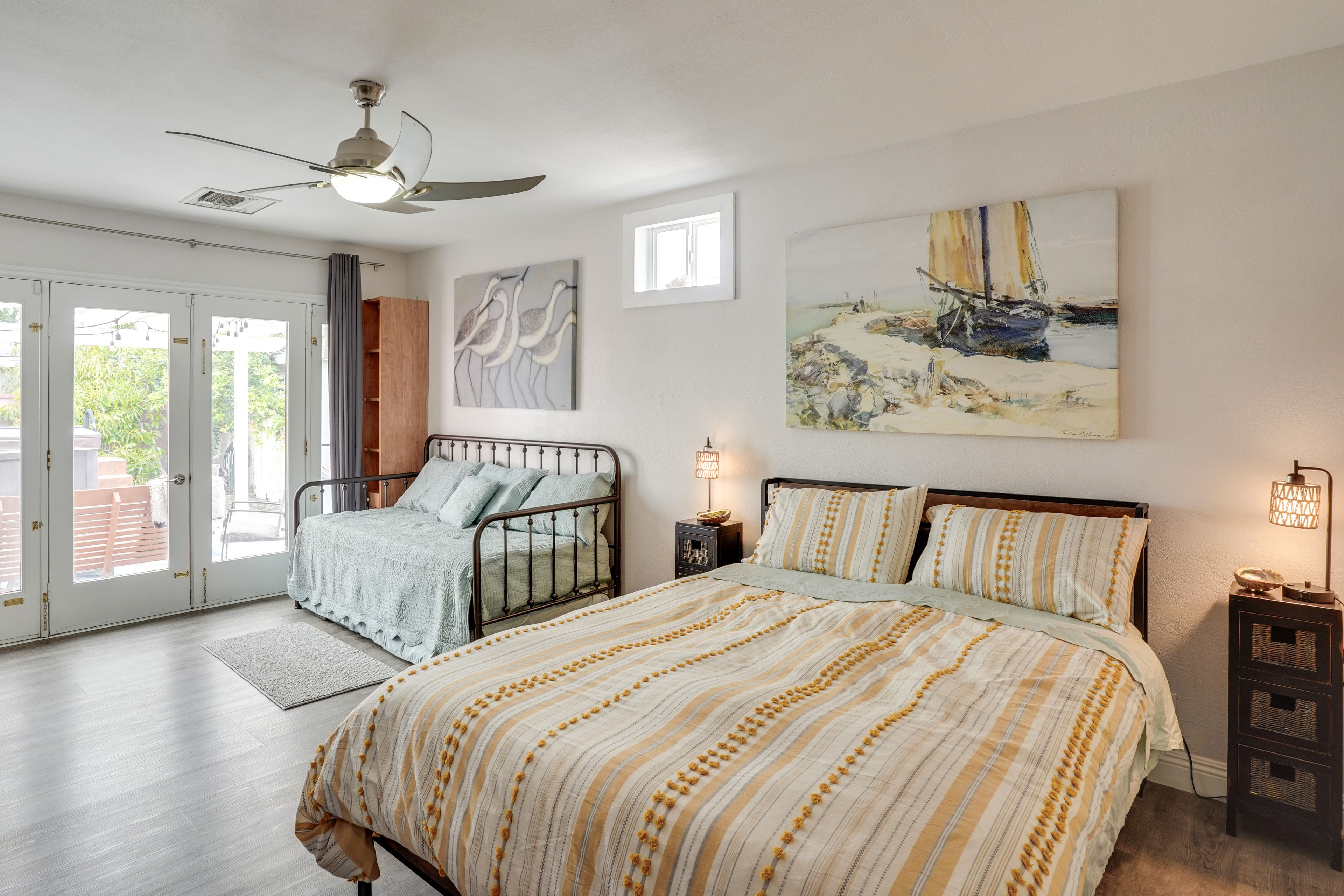 Bedroom 1 | Queen Bed | Twin Daybed w/ Twin Trundle Bed (Converts to King)