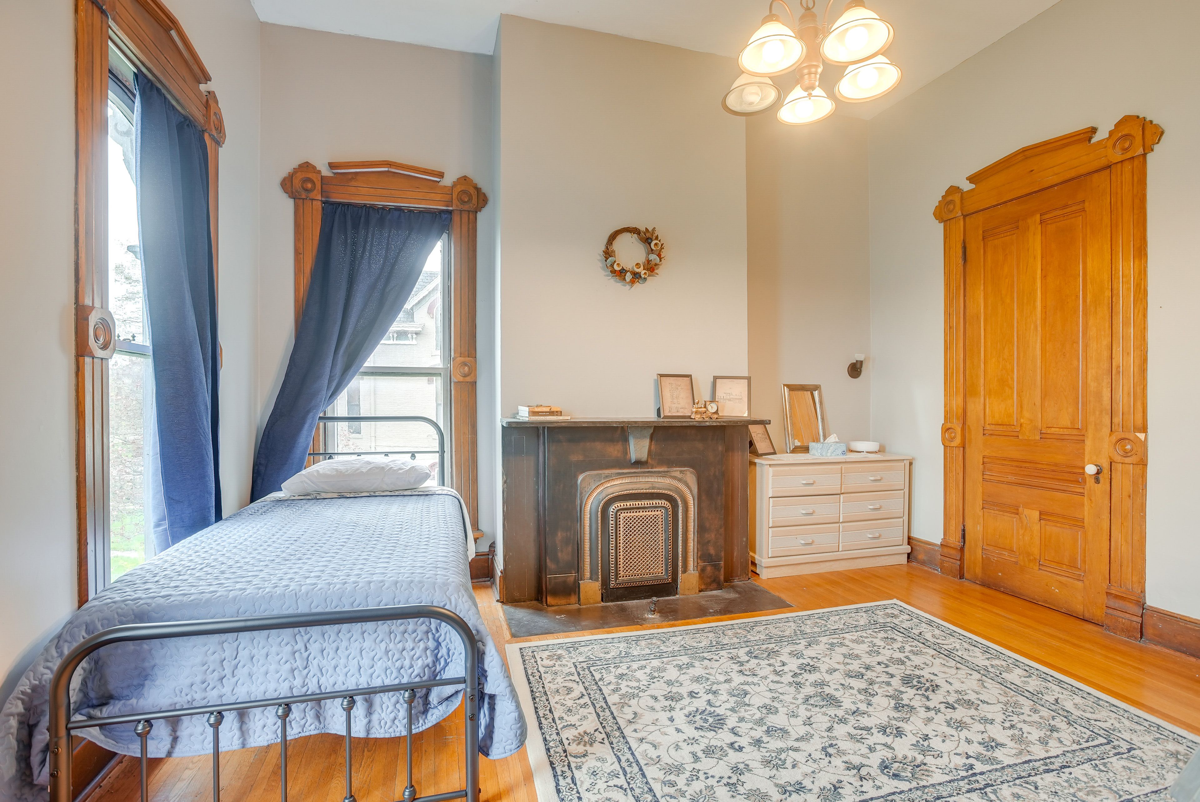 Bedroom 2 | Twin Bed | Twin/Full Bunk Bed | 2nd Floor