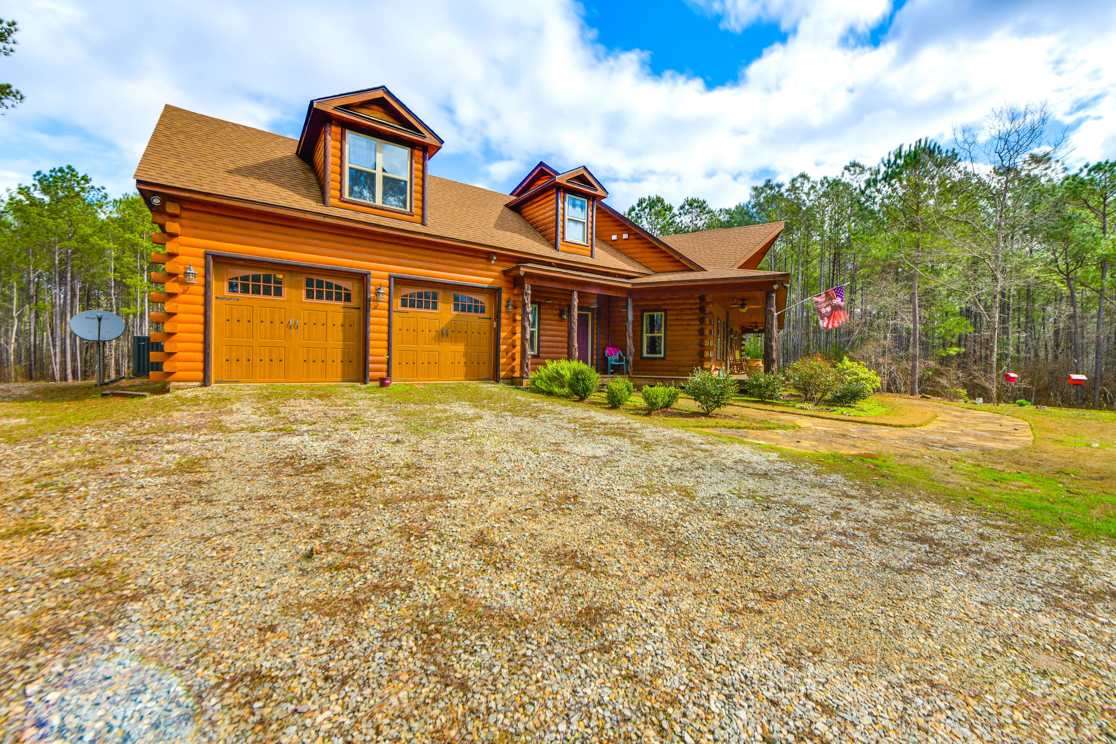 Pine Mountain Vacation Rental | 3BR | 3.5BA | 2 Steps to Enter | 2,916 Sq Ft