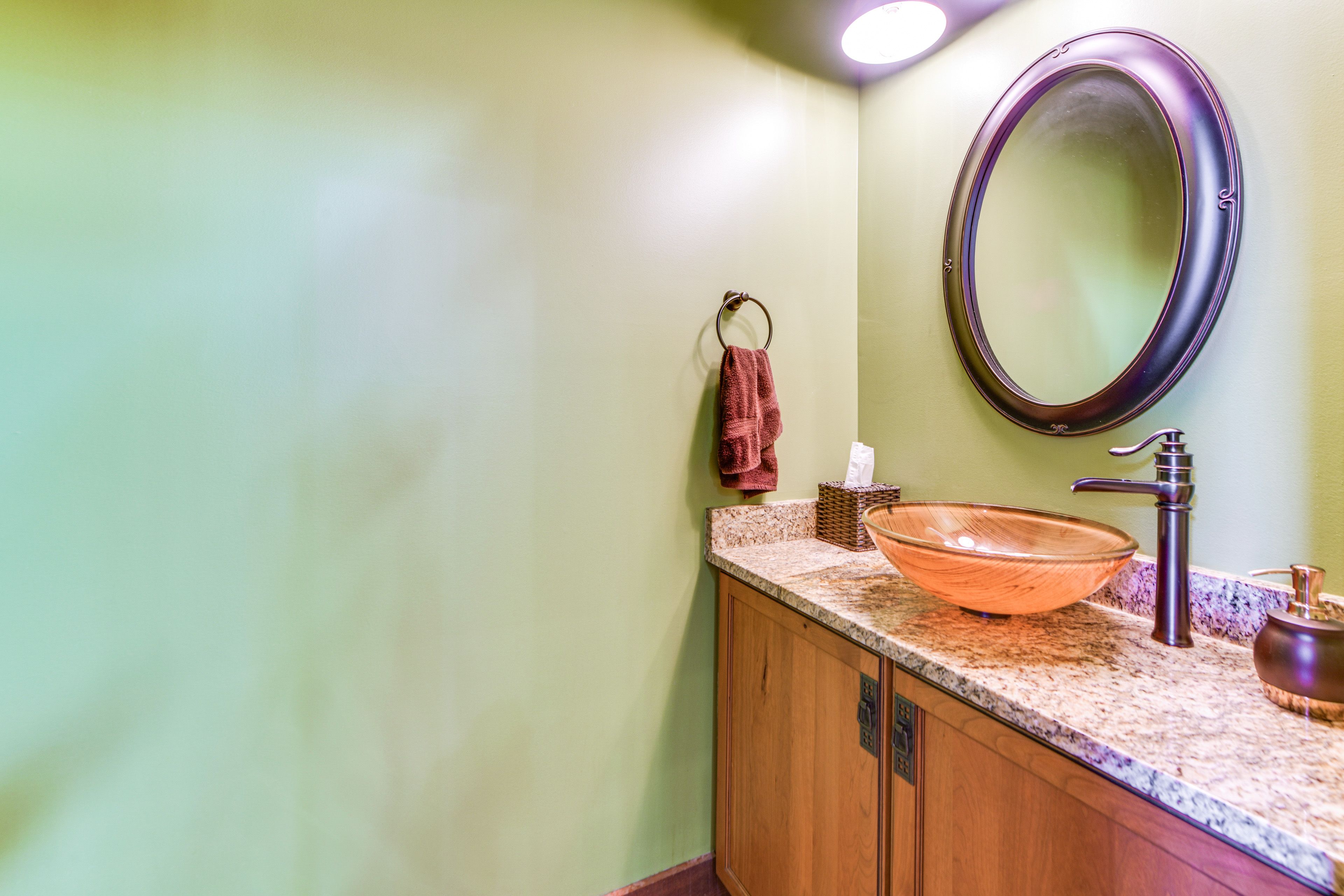 Half Bathroom | 1st Floor