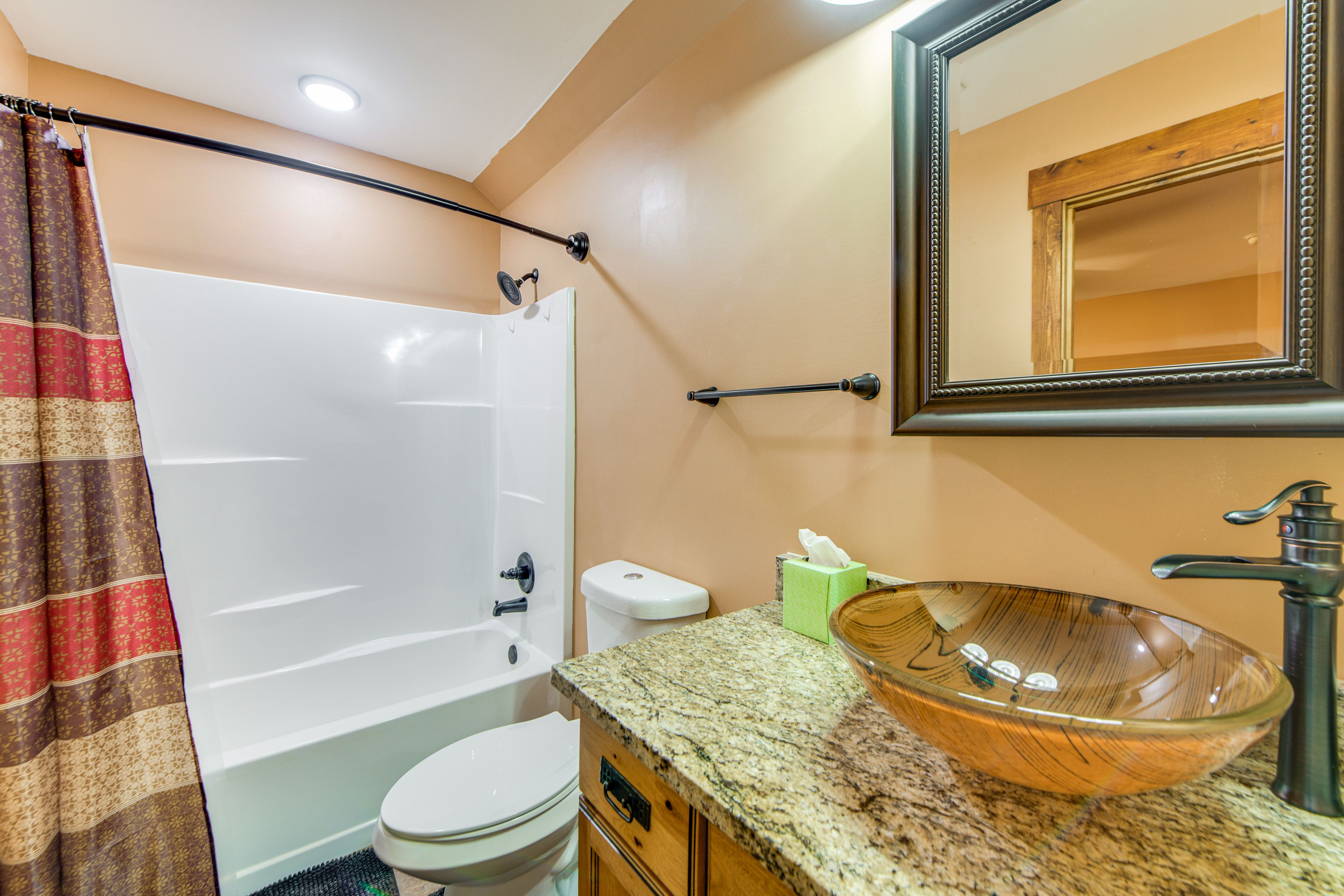Full Bathroom | 2nd Floor