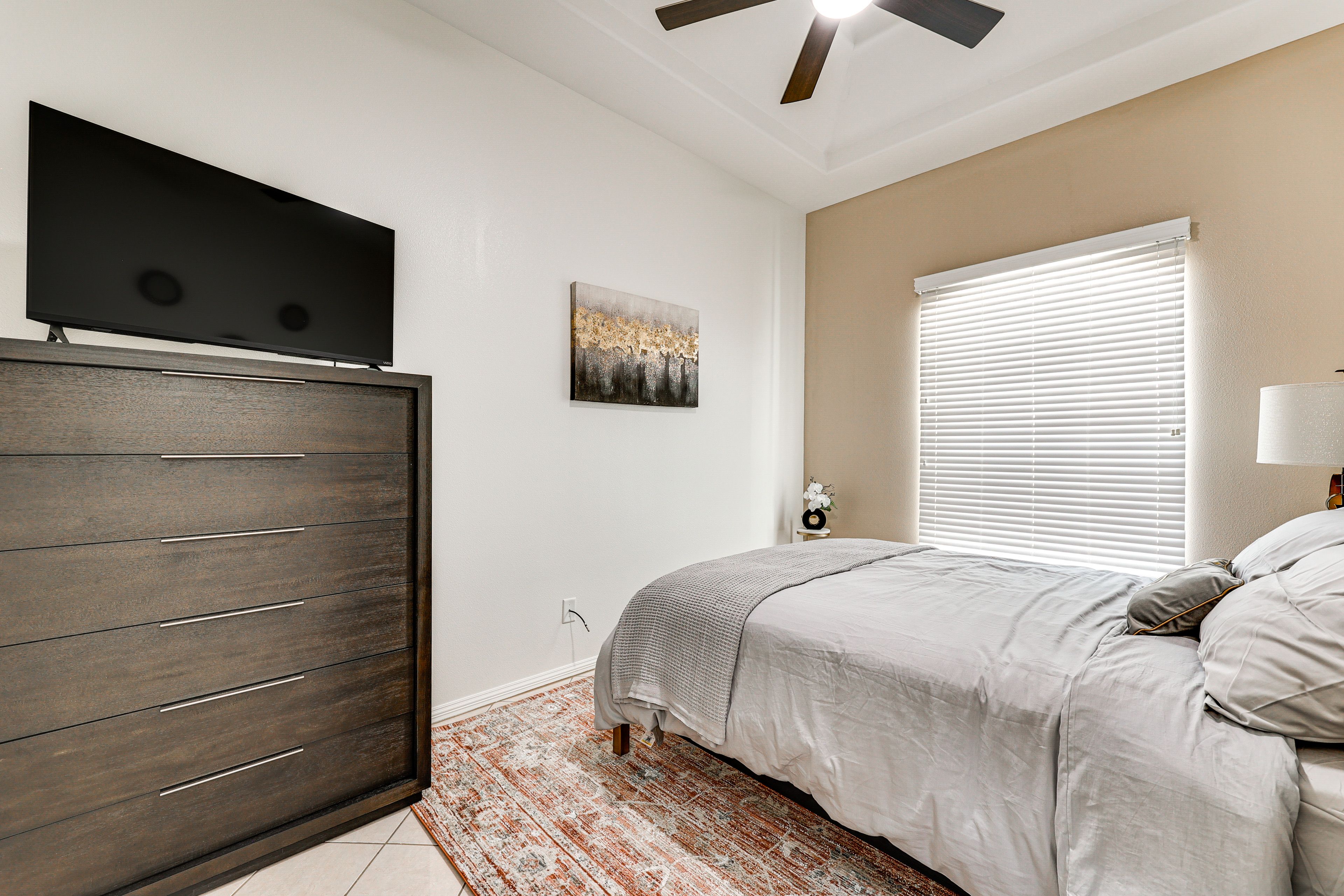 Bedroom 2 | Queen Bed
