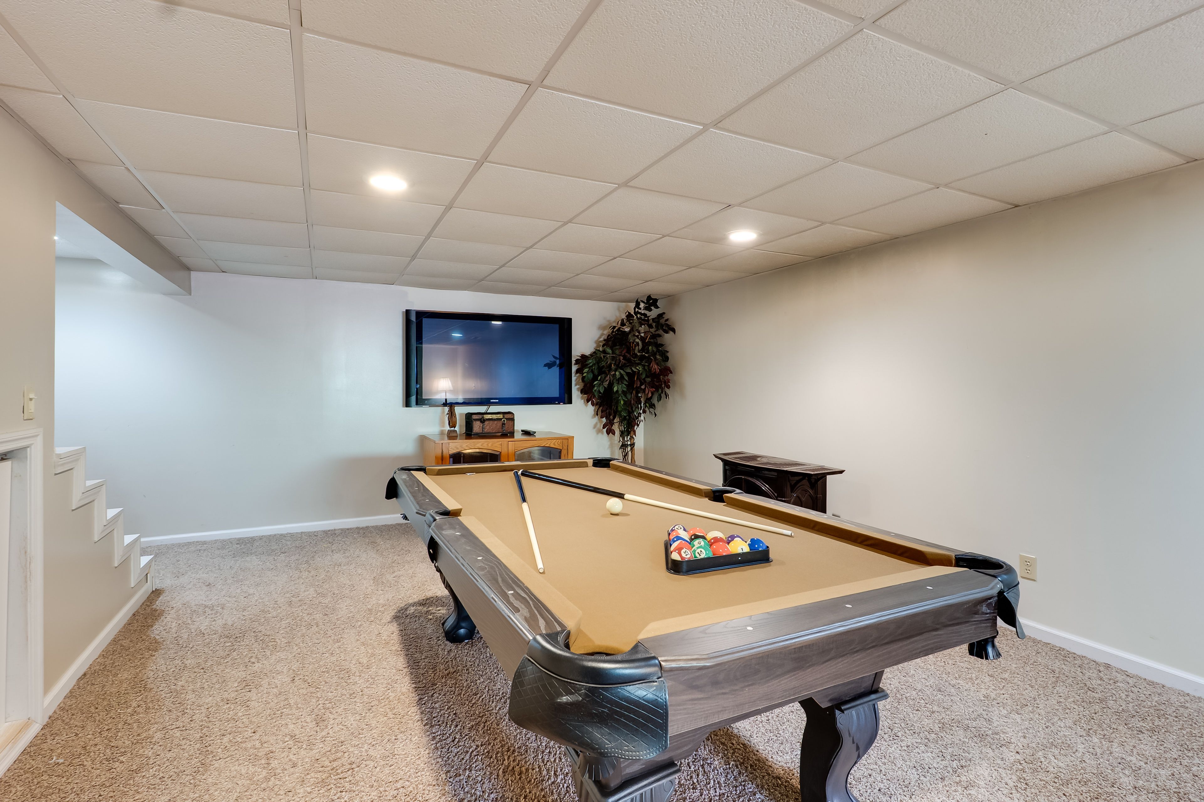 Game Room | Pool Table | Smart TV | Central Heating & A/C