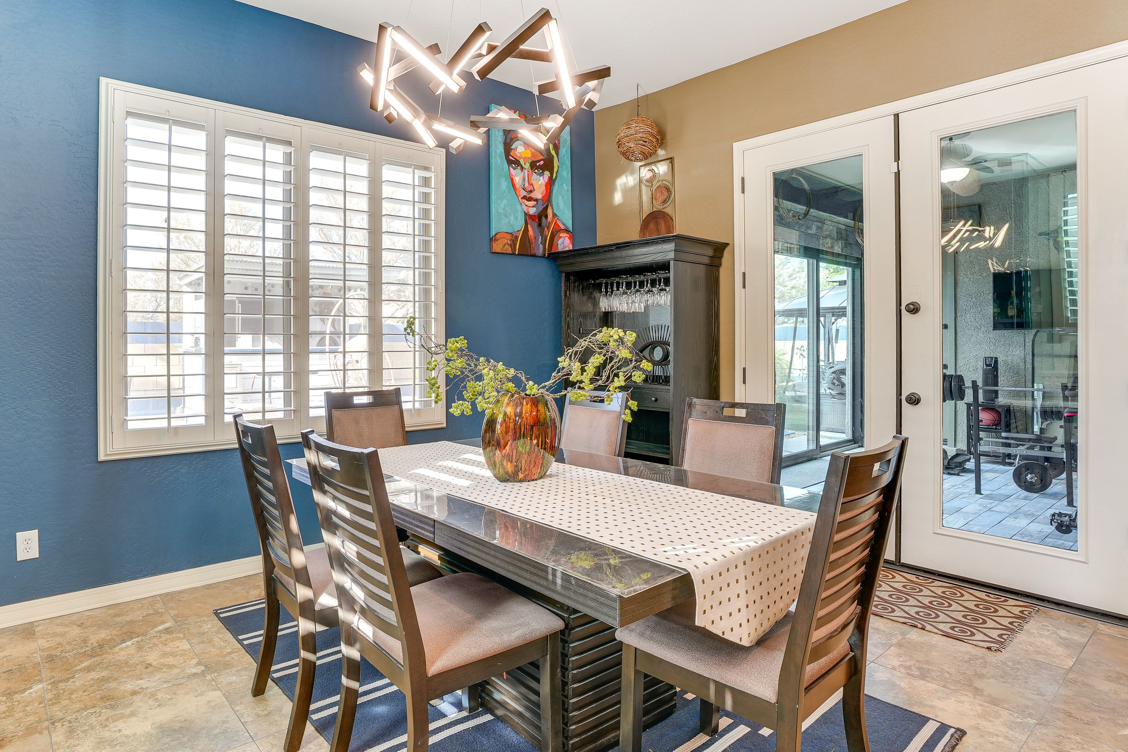 Dining Area | Dishes & Flatware Provided