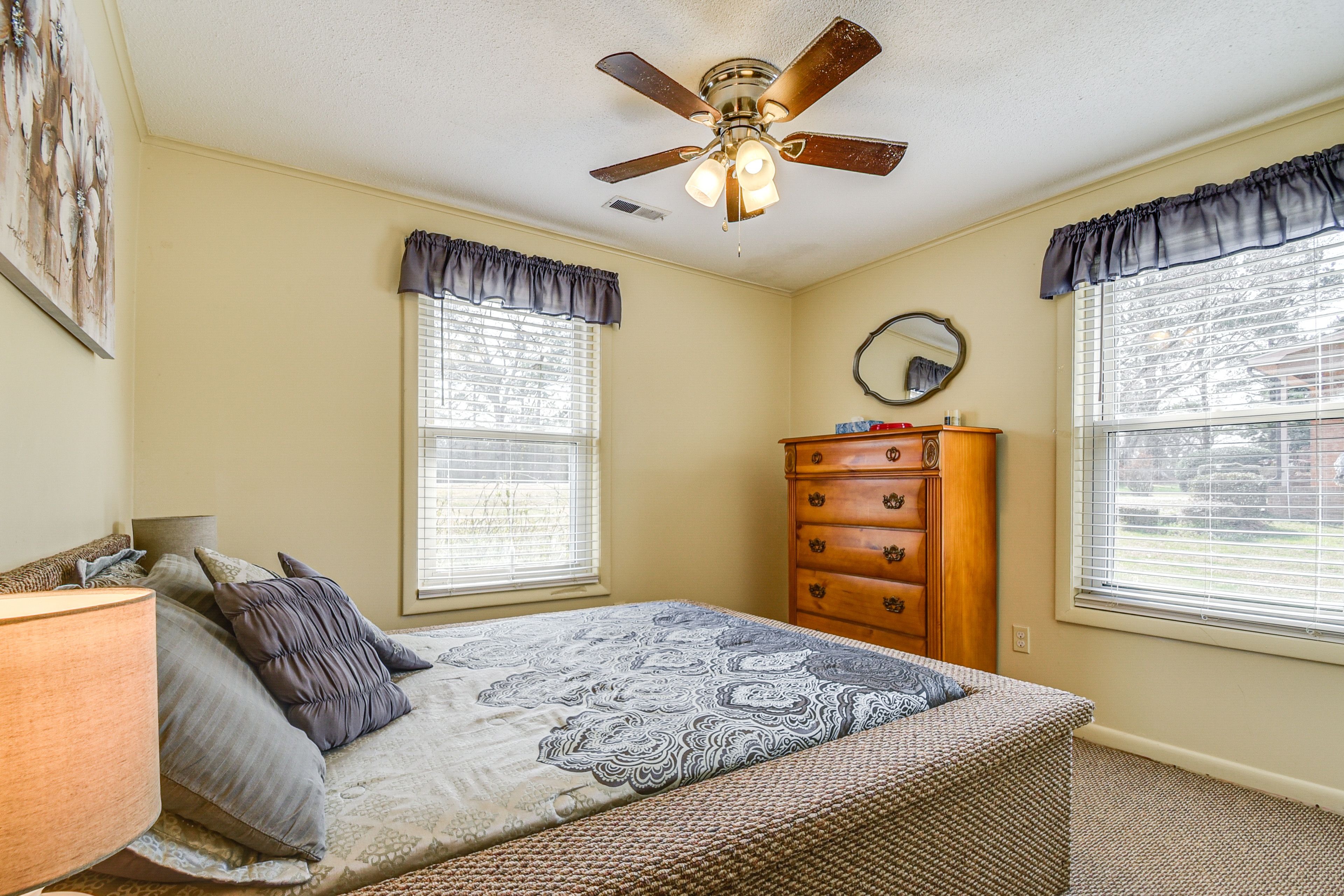 Bedroom 2 | Queen Bed