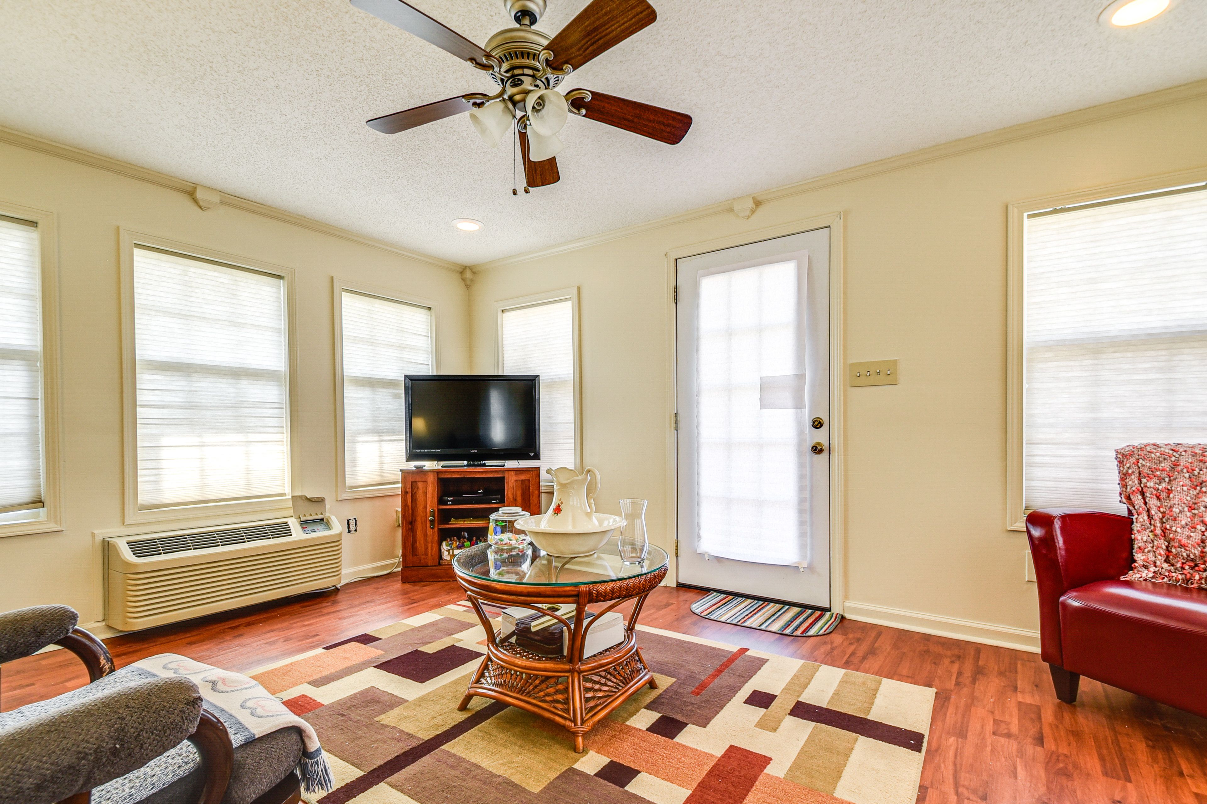 Sunroom | Smart TV