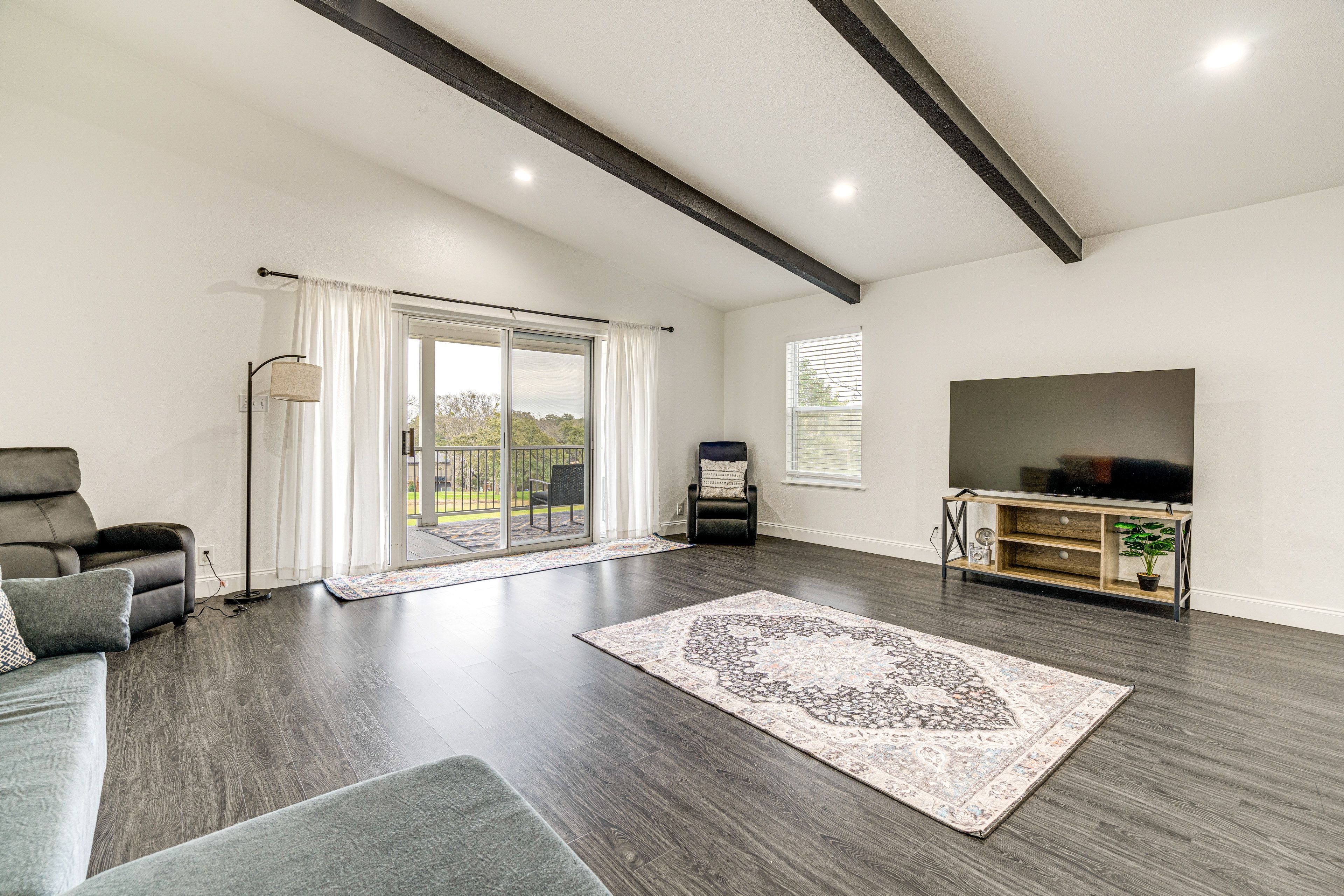 Living Room | Single-Story Condo | Free WiFi | Central A/C & Heating