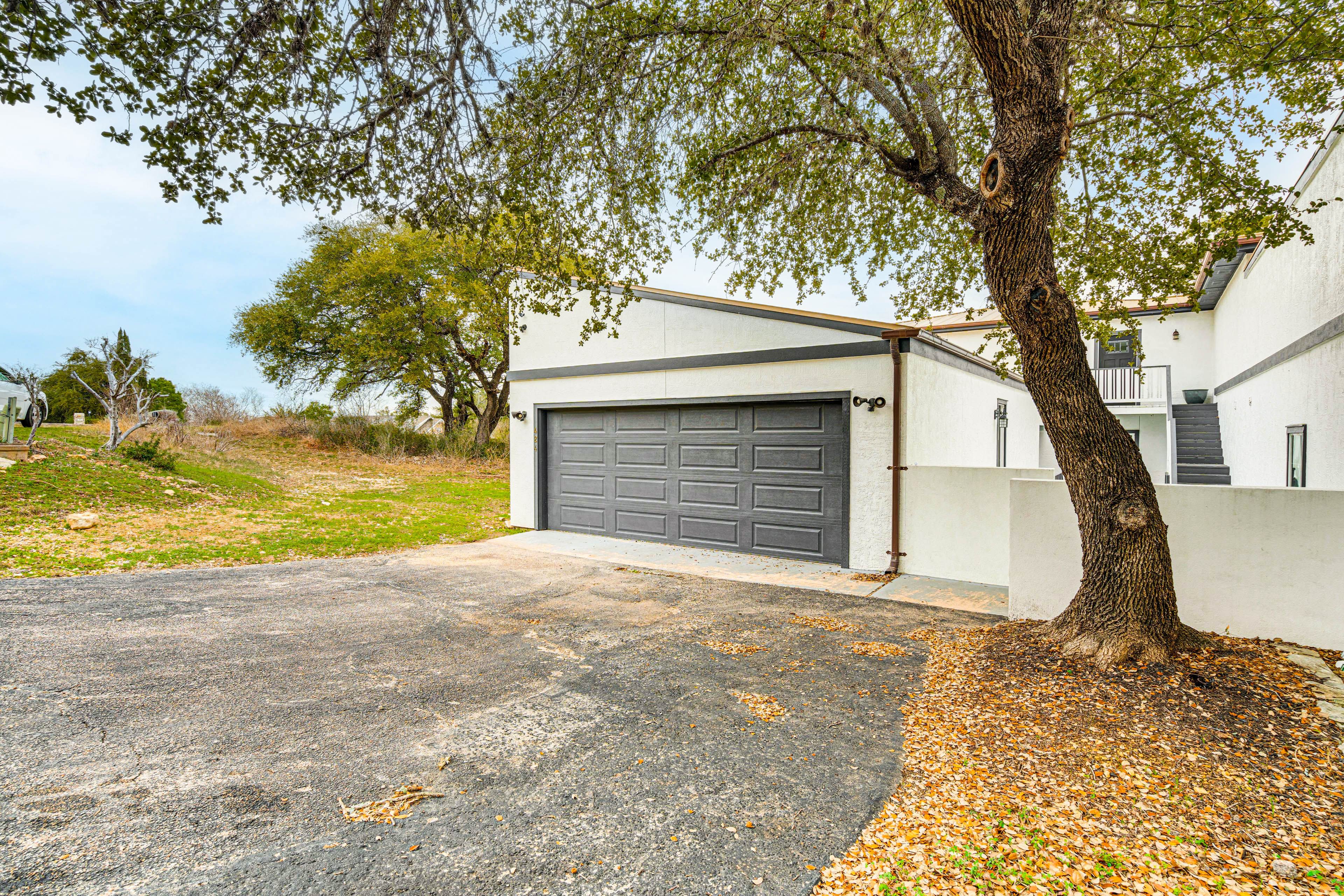 Parking | Garage (2 Vehicles) | Driveway (2 Vehicles) | Free Street Parking