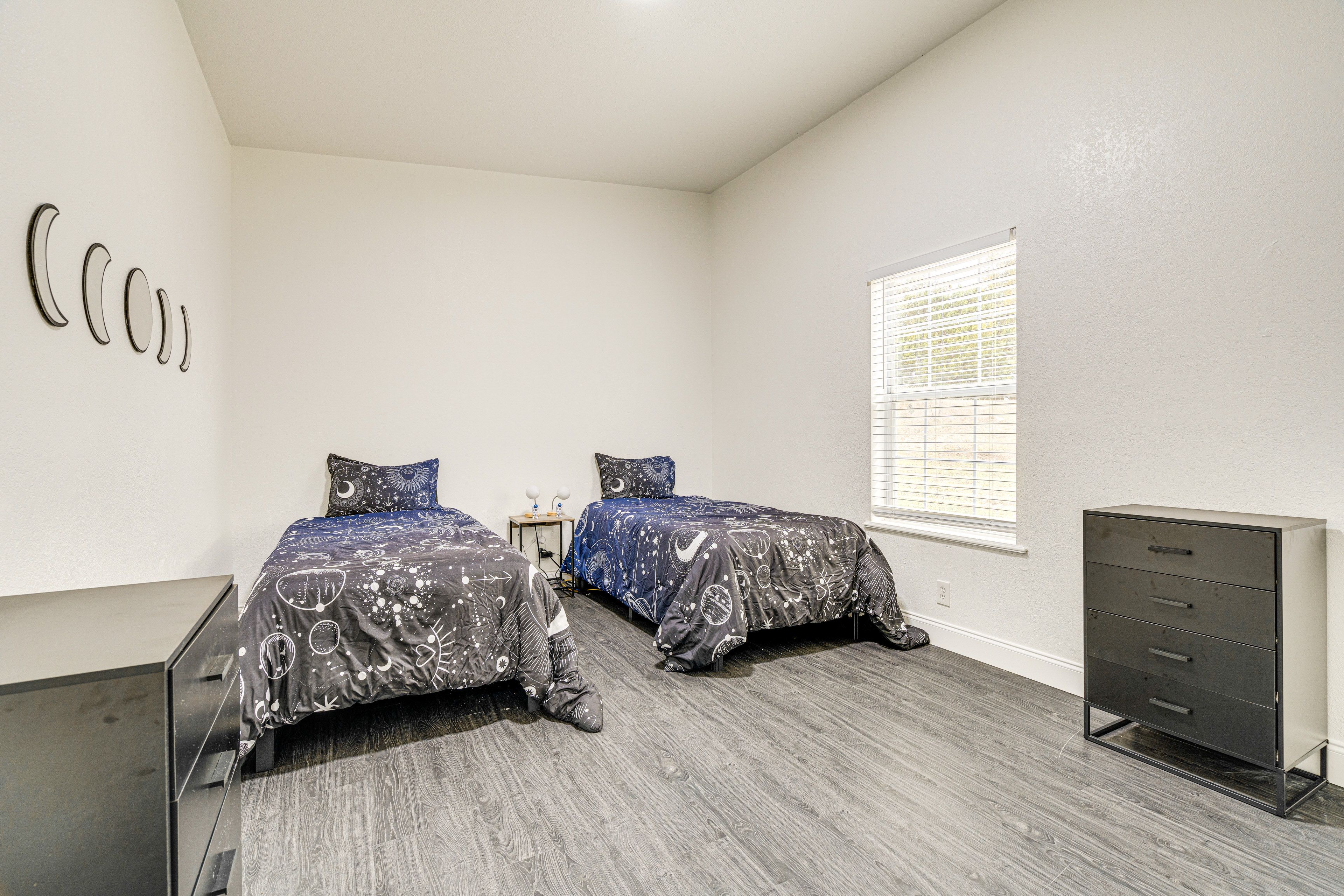 Bedroom 3 | 2 Twin Beds
