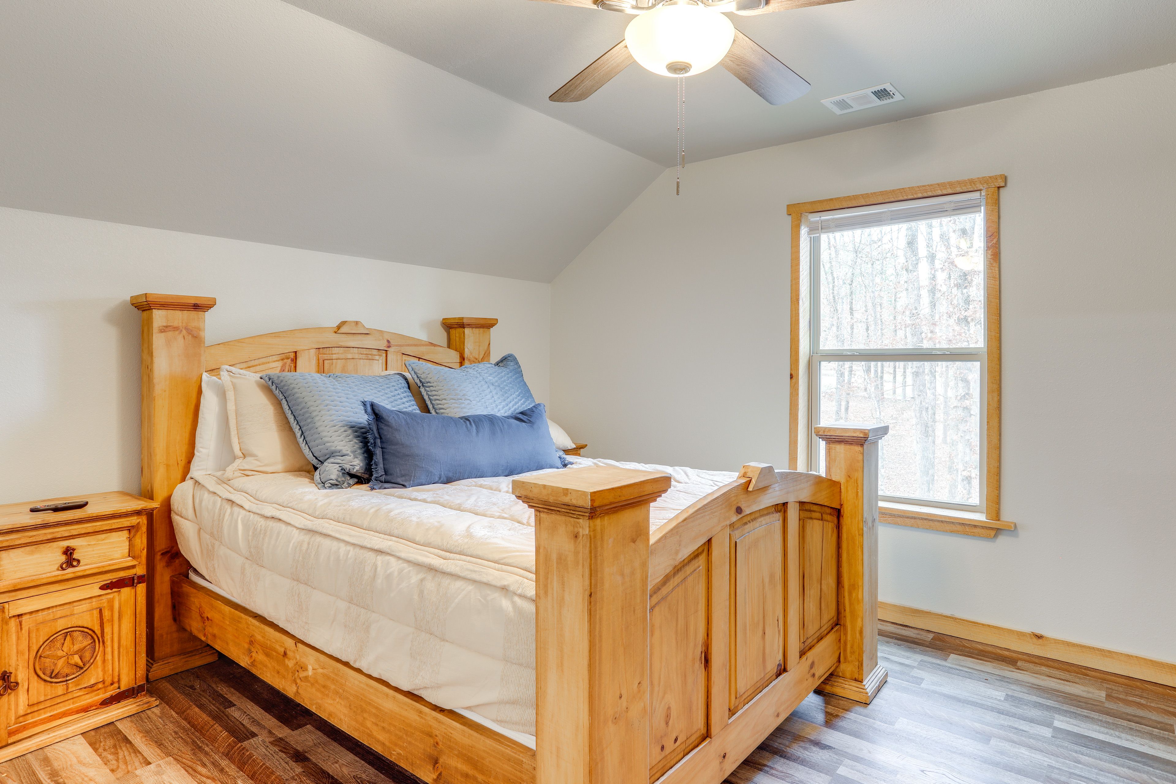 Bedroom 5 | Queen Bed | 2nd Floor
