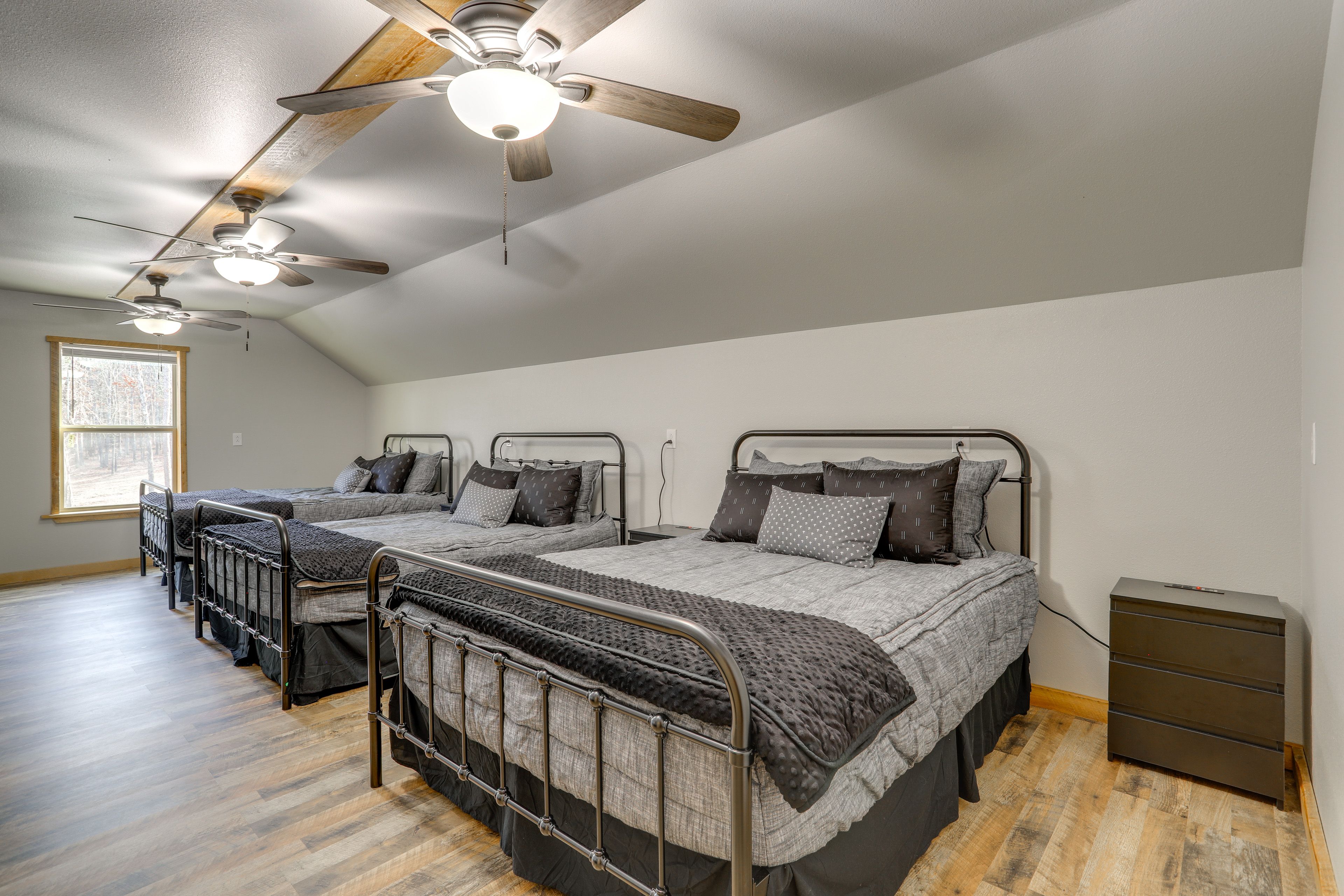 Bedroom 6 | 3 Queen Bunk Beds | 2nd Floor